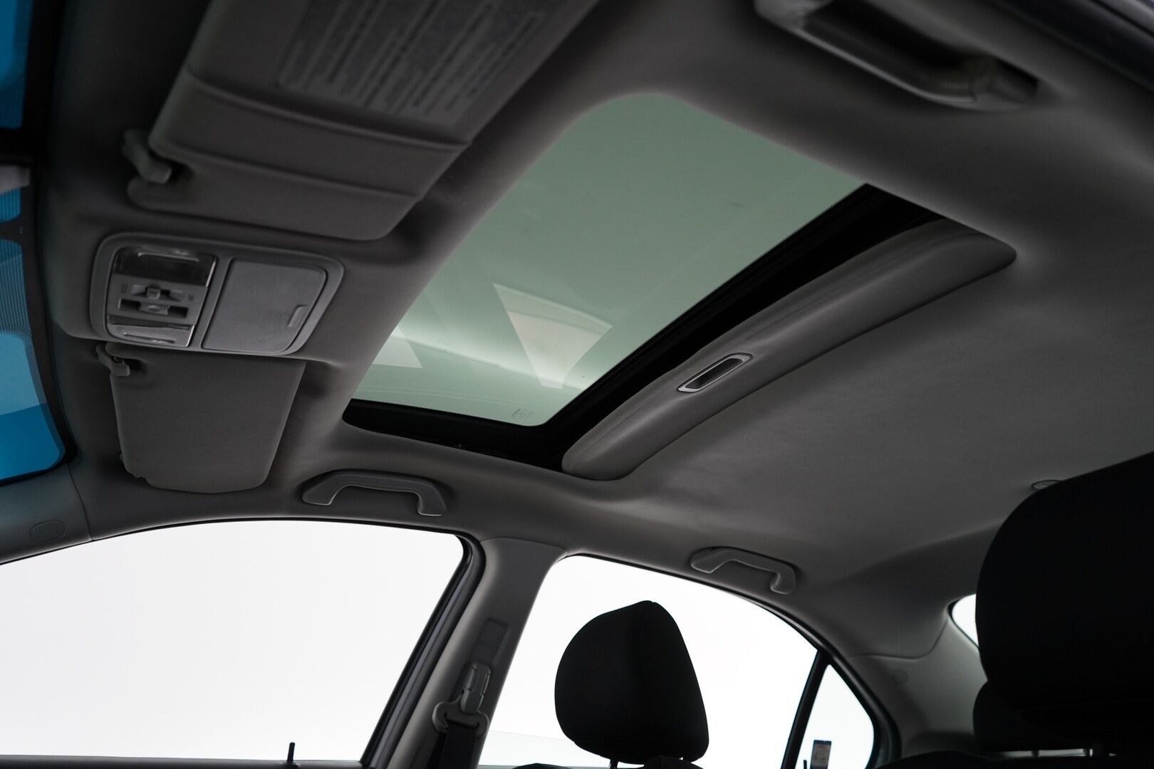 Honda Accord 2004 - YritysOutlet - Myydään vain yrityksille - Lasikatto / Lohko / Vakkari / Sähköpenkki