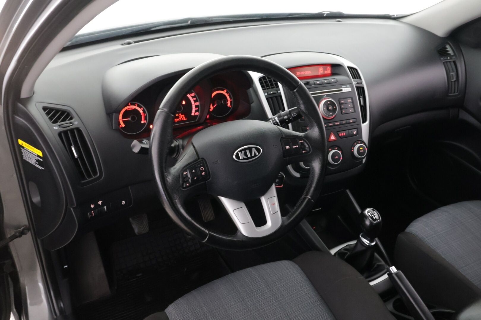 Kia cee'd 2010 2,0 EX SW - *Myydään Huutokaupat.com!*