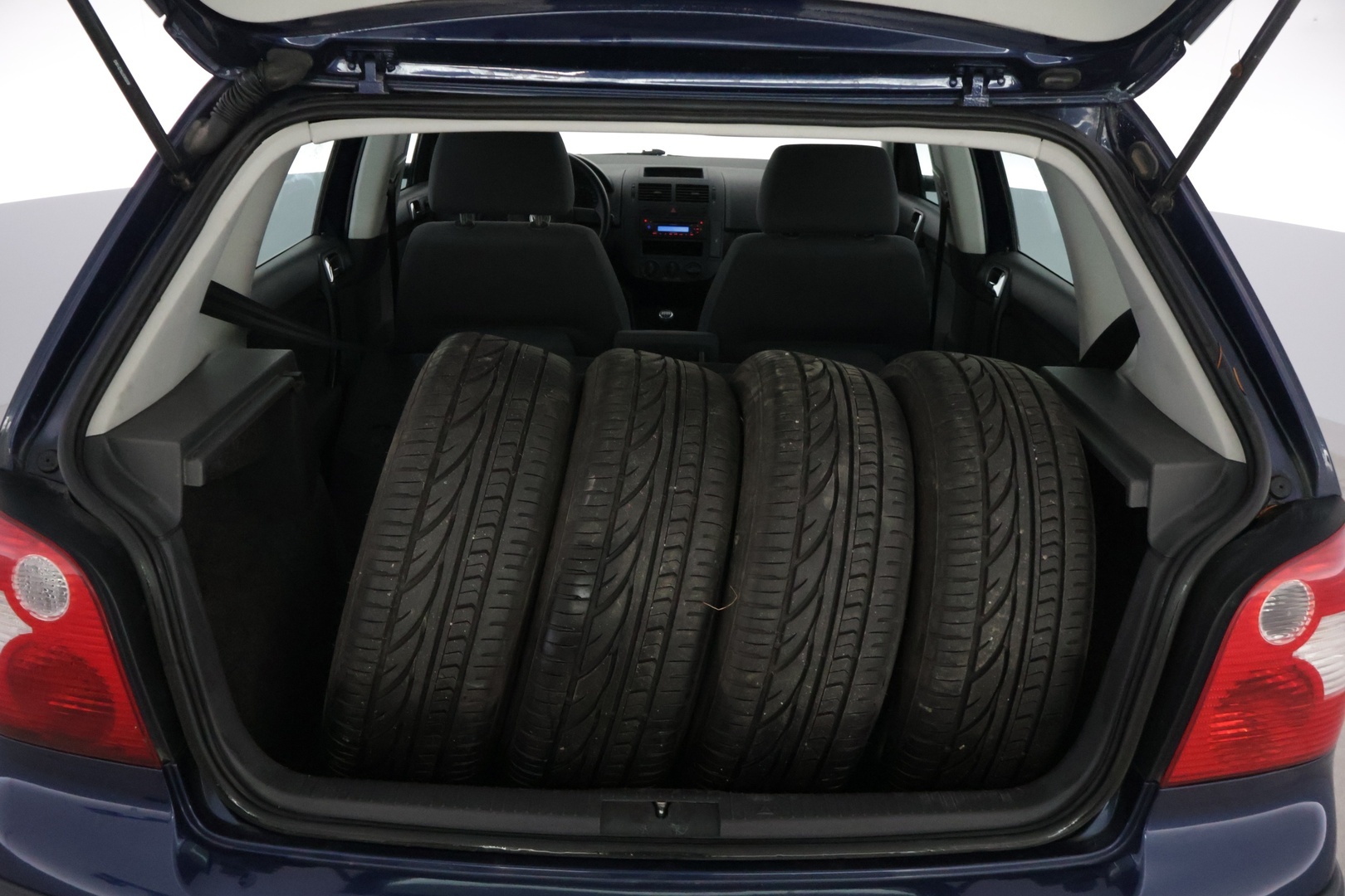 Volkswagen Polo 2005 4D POLO HATCHBACK 1.2 * YritysOutlet - Myydään vain yrityksille* - *Vähän ajettu / Ryhdikäs / Käyttöauto*