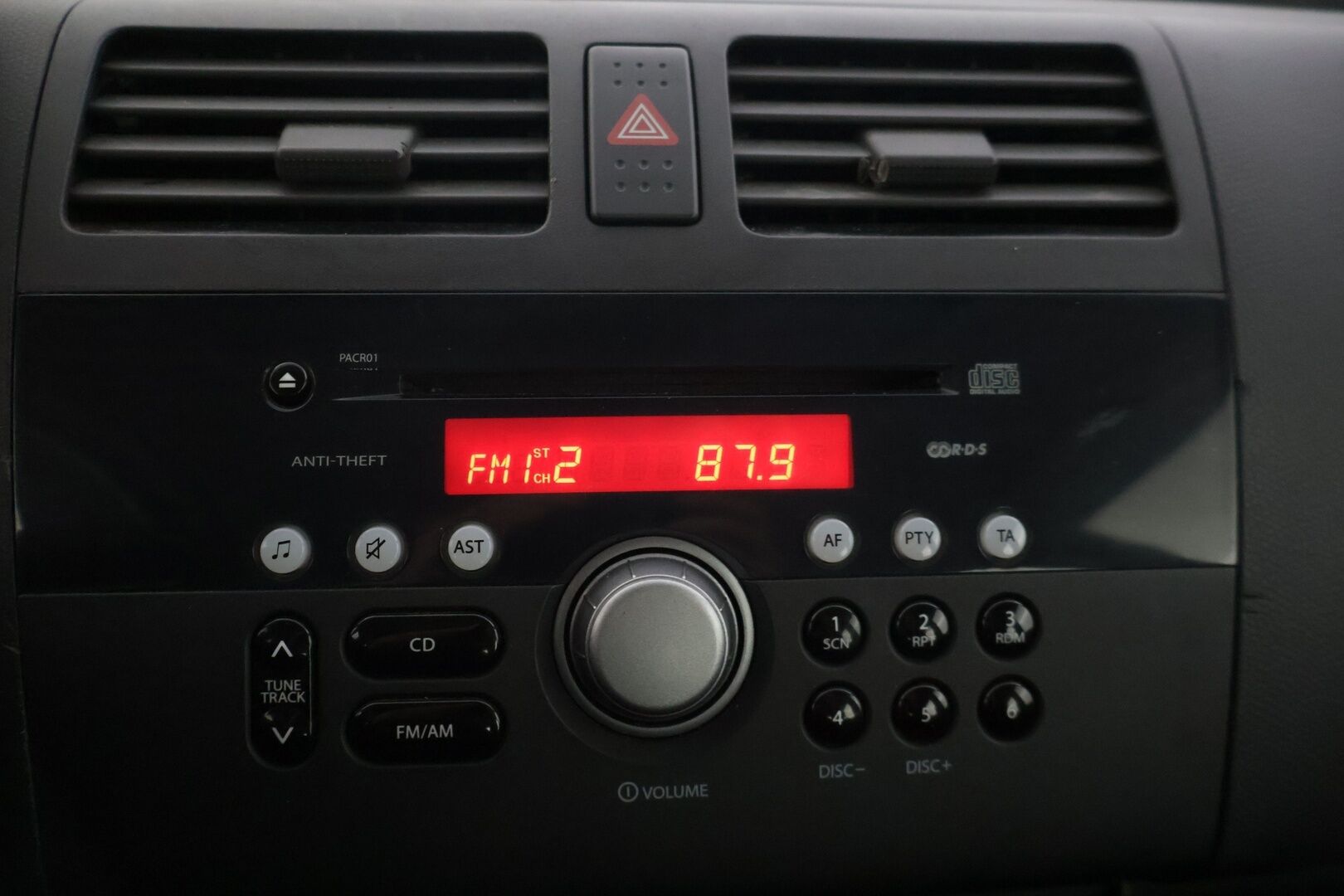 Suzuki Swift 2005 1,3  *YritysOutlet - Myydään vain yrityksille - YritysOutlet - Myydään vain yrityksille* - 2x Renkailla 