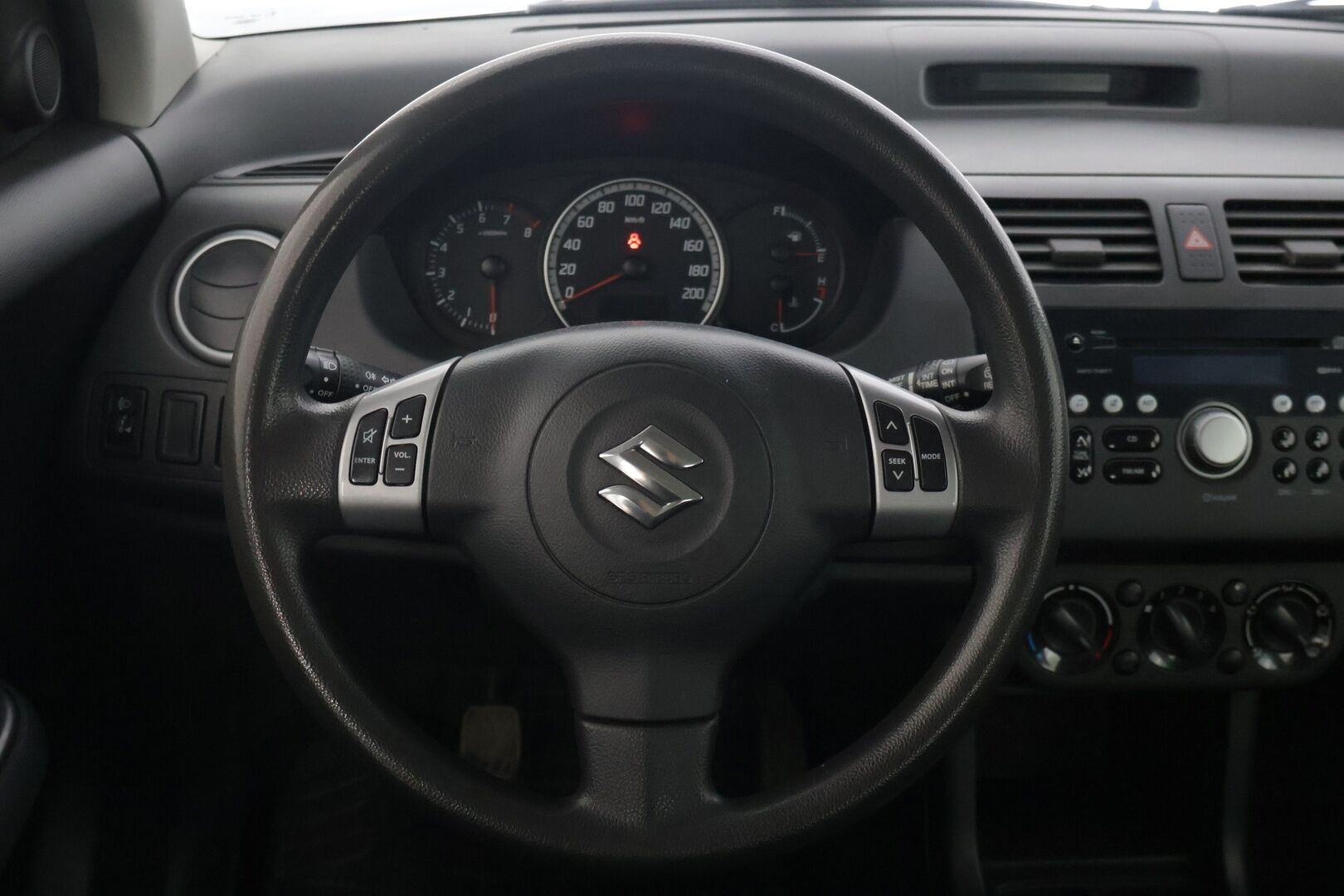 Suzuki Swift 2005 1,3  *YritysOutlet - Myydään vain yrityksille - YritysOutlet - Myydään vain yrityksille* - 2x Renkailla 