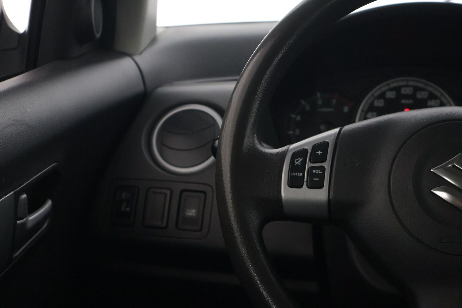 Suzuki Swift 2005 1,3  *YritysOutlet - Myydään vain yrityksille - YritysOutlet - Myydään vain yrityksille* - 2x Renkailla 