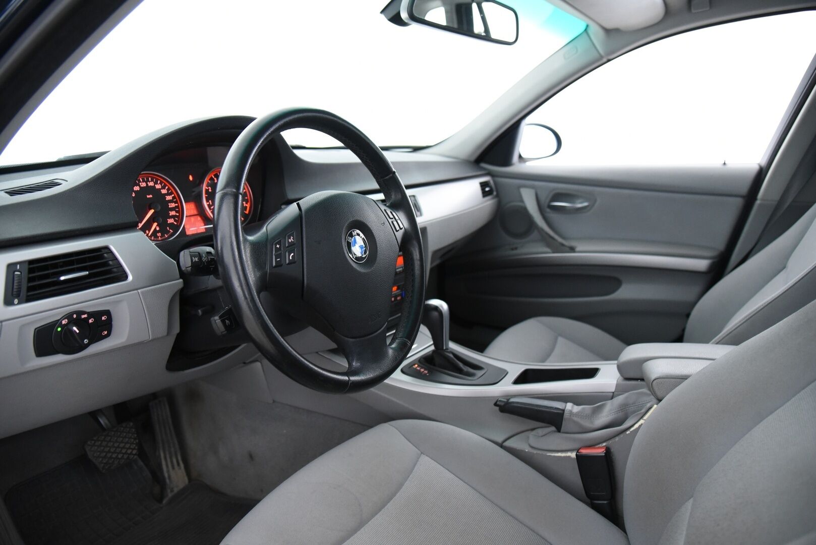 BMW 325 2005 5D 325I TOURING AUTOMATIC-VS11/276 / Myydään Huutokaupat.com:issa! - Myydään huutokaupat.com:issa!