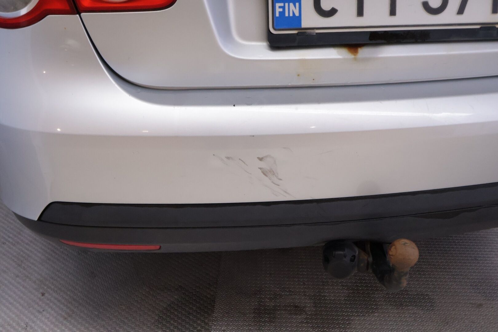 Volkswagen Jetta 2006 4D Sedan 1.6 FSI - Myydään Huutokaupat.com - | Vuoden leima | Kahdet renkaat | Lohko + sisäpistoke | Hiljattain huollettu | Koukku |