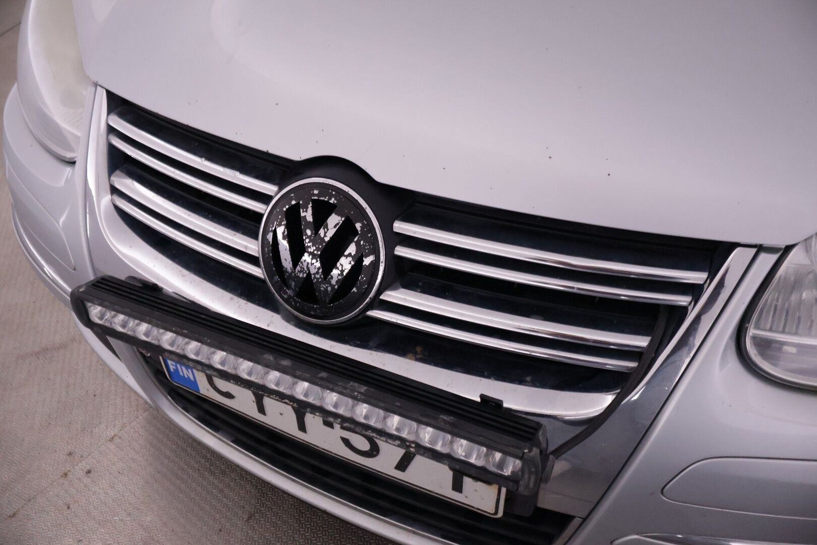 Volkswagen Jetta 2006 4D Sedan 1.6 FSI - Myydään Huutokaupat.com - | Vuoden leima | Kahdet renkaat | Lohko + sisäpistoke | Hiljattain huollettu | Koukku |