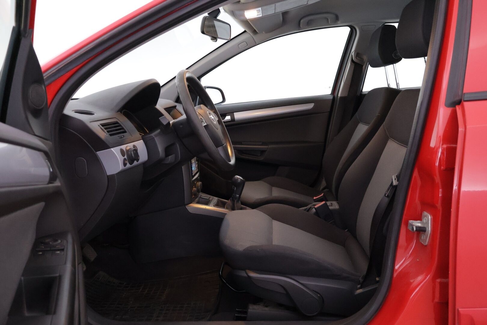 Opel Astra 2006 5D ASTRA STW 1.8 - YritysOutlet - Myydään vain yrityksille - – Tämä auto myydään YritysOutlet -valikoimasta vain yritykselle