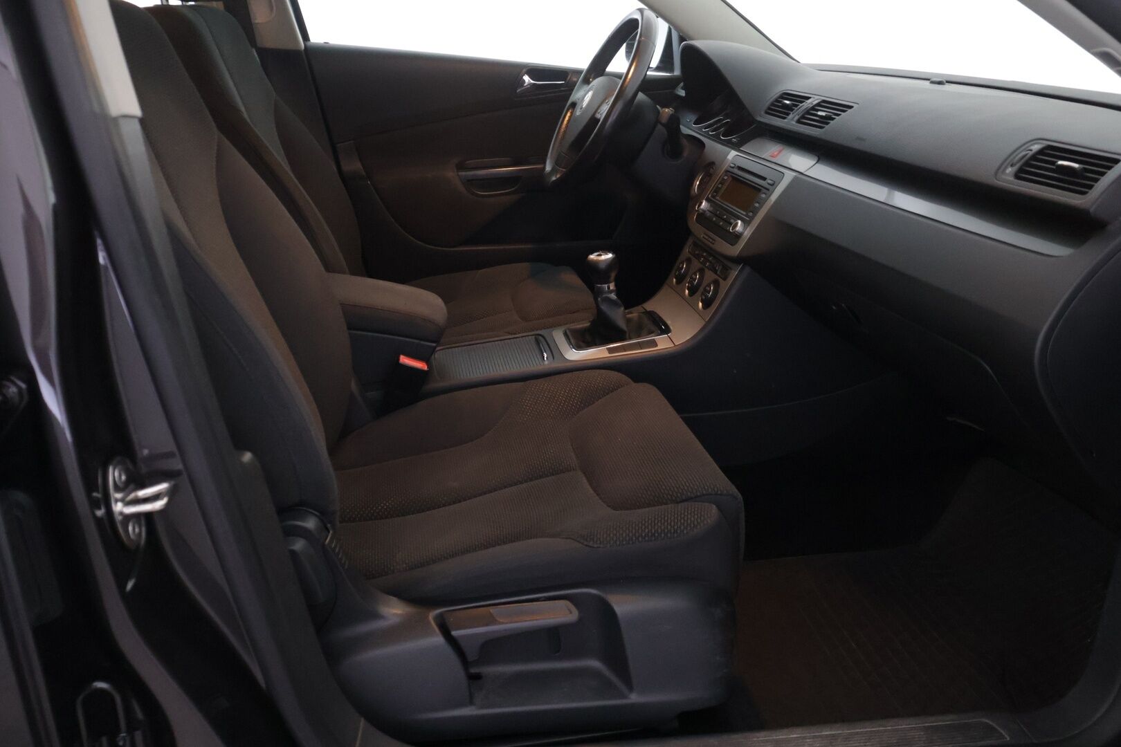 Volkswagen Passat Variant 2006 5D PASSAT VARIANT 2.0FSI-3C/271 ** MYYDÄÄN HUUTOKAUPAT.COM ** - ** MYYDÄÄN HUUTOKAUPAT.COM **