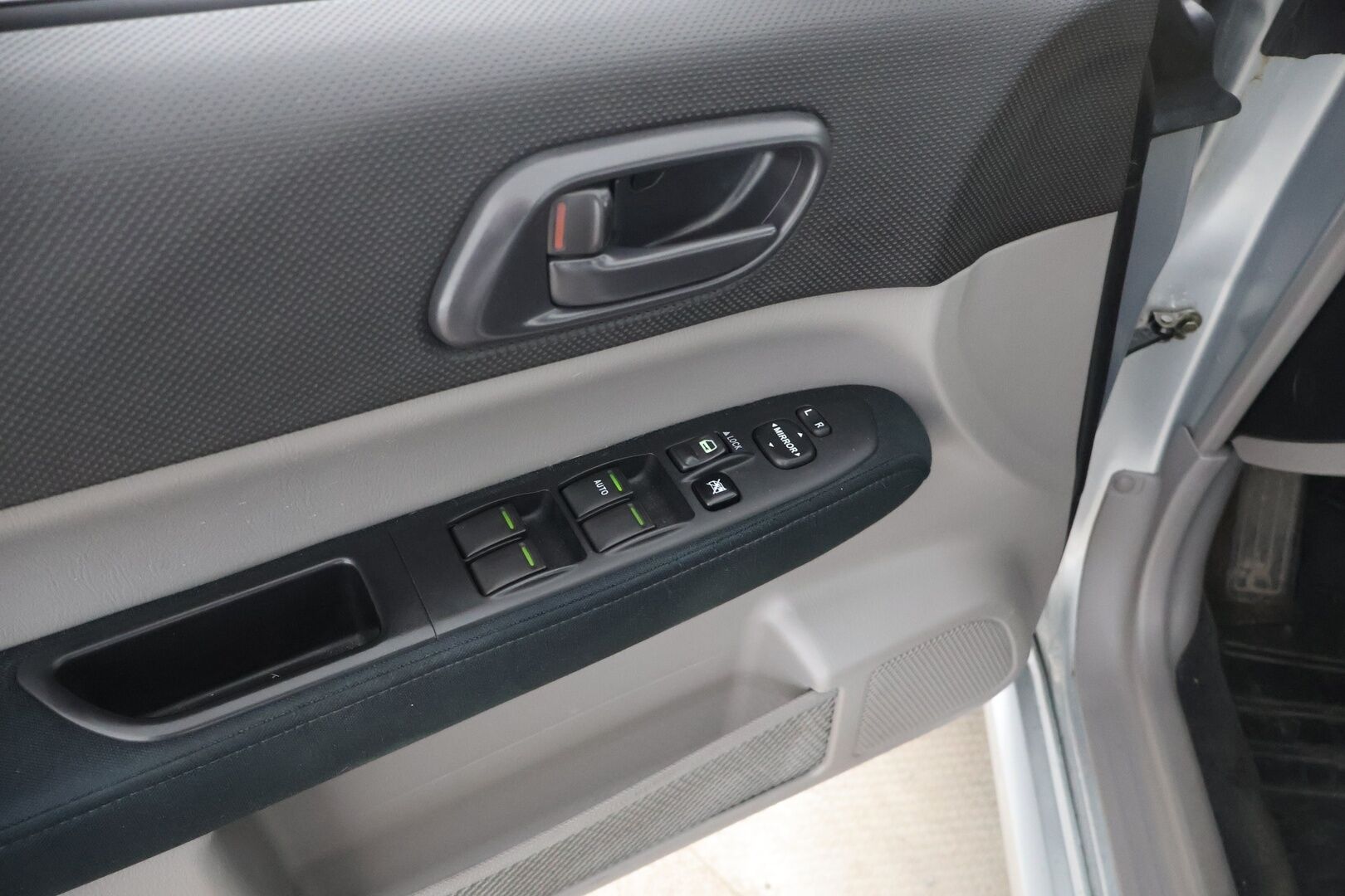 Subaru Forester 2006 2,0 X UL AT / YritysOutlet - Myydään vain yrityksille / - Tulossa myyntiin!