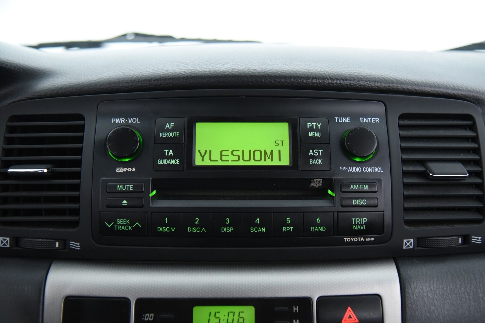 Toyota Corolla 2007 4D COROLLA SEDAN 1.6 - YritysOutlet - Myydään vain yrityksille / Suomi-Auto / Vetokoukku / Ilmastointi - Tämä auto myydään YritysOutlet -valikoimasta vain yritykselle