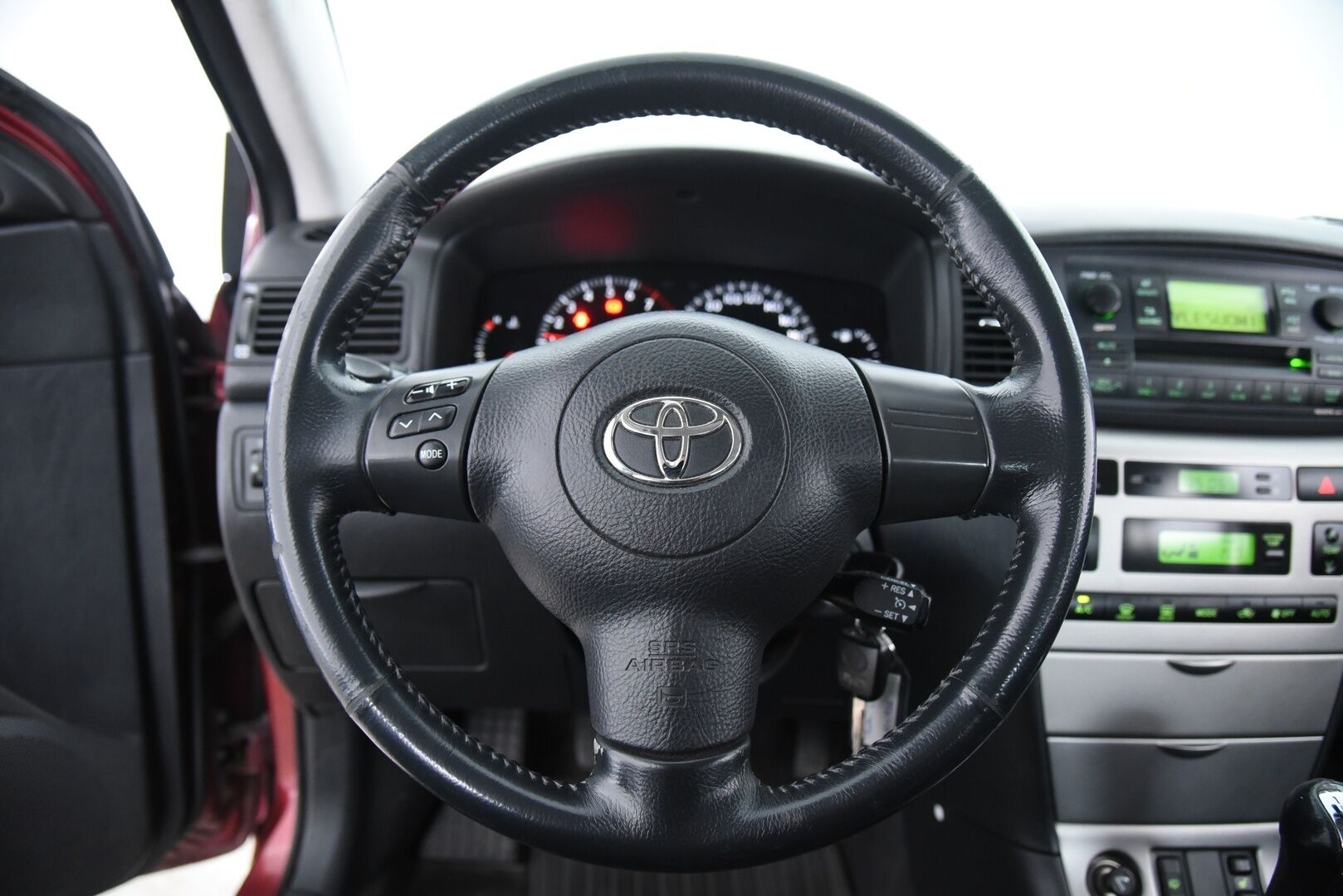Toyota Corolla 2007 4D COROLLA SEDAN 1.6 - YritysOutlet - Myydään vain yrityksille / Suomi-Auto / Vetokoukku / Ilmastointi - Tämä auto myydään YritysOutlet -valikoimasta vain yritykselle
