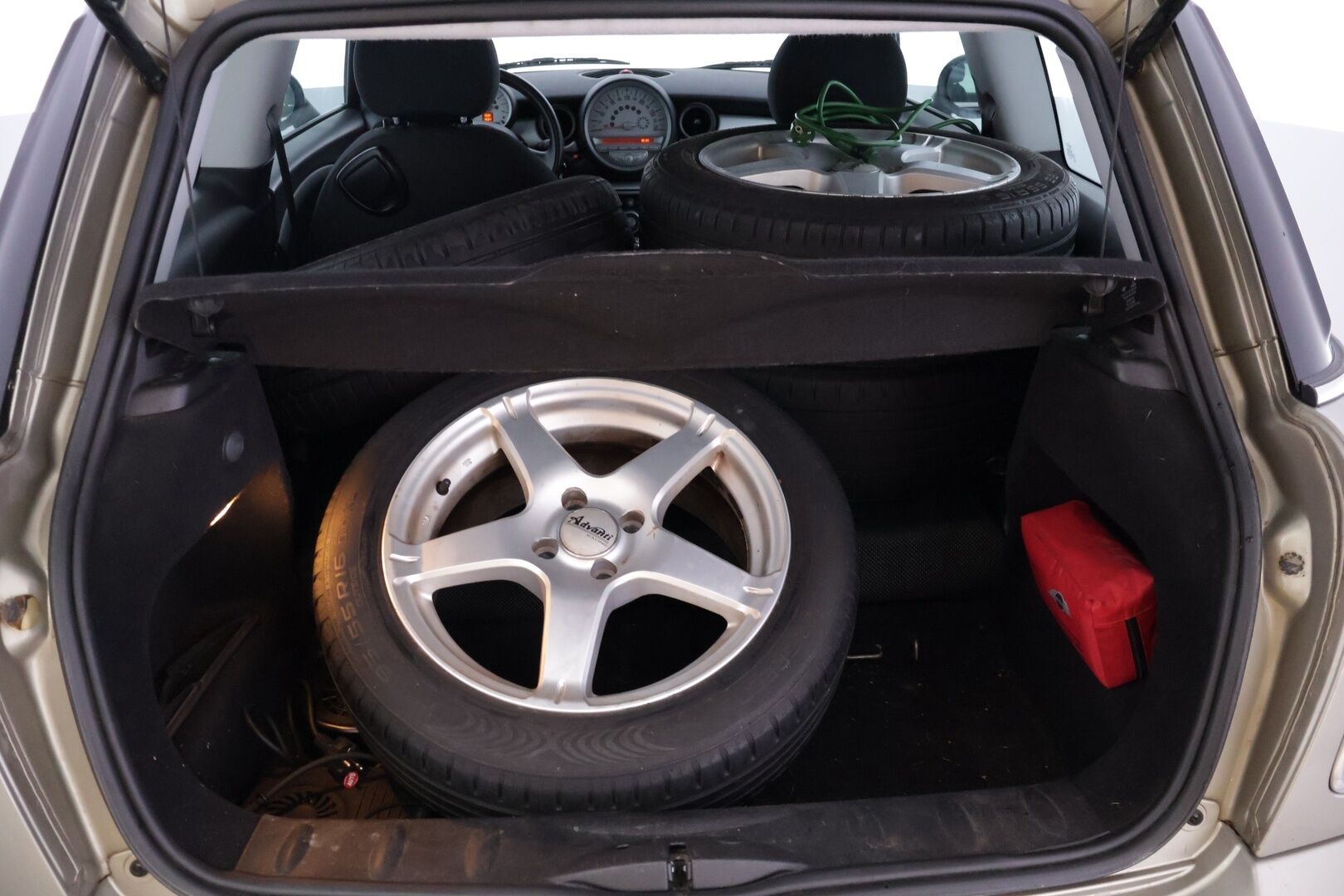 Mini Hatchback 2007 2D COOPER HATCHBACK 1.6 R56 HatchbackYritysOutlet - Myydään vain yrityksille - Tämä auto myydään YritysOutlet -valikoimasta vain yritykselle