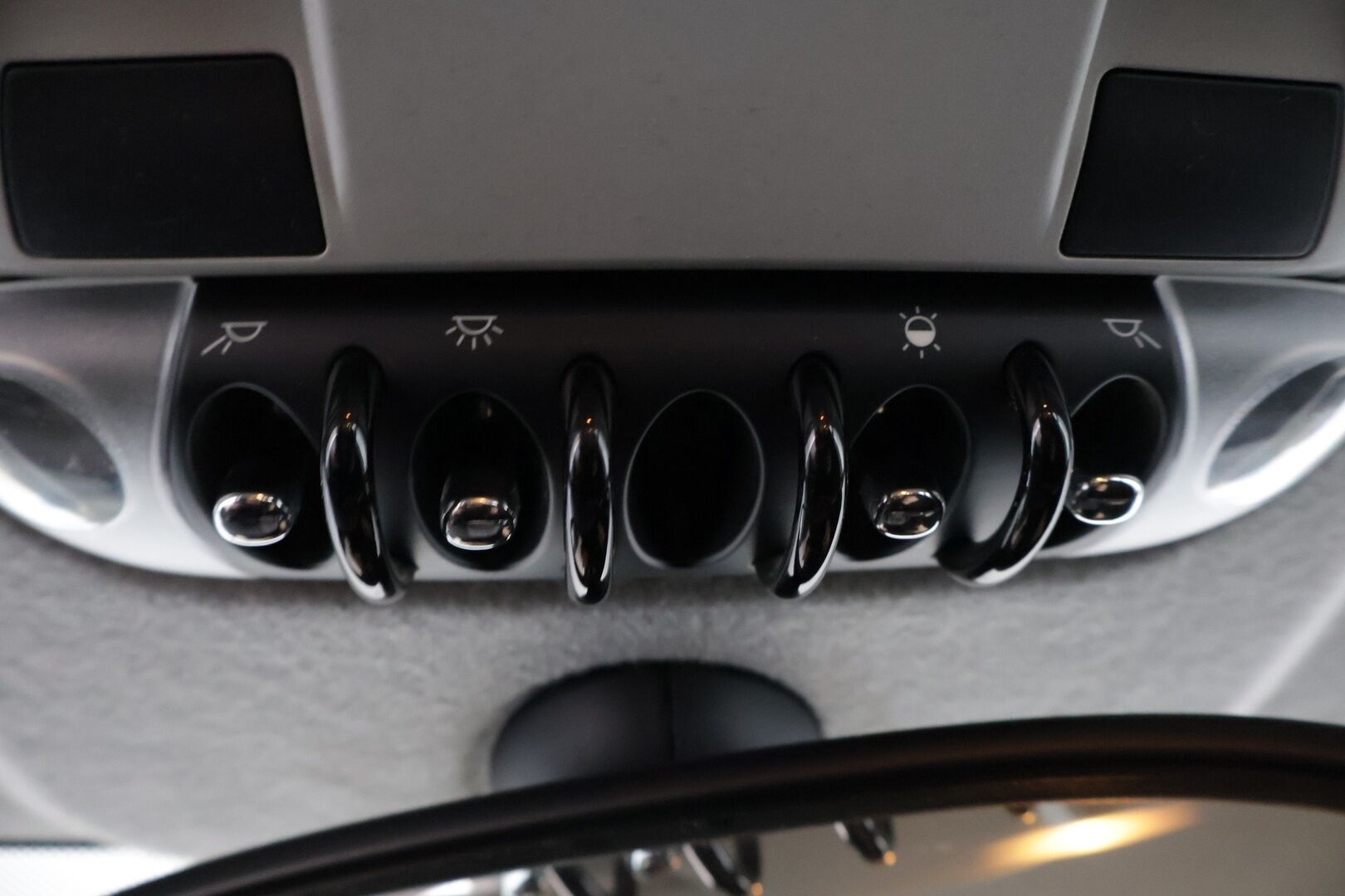 Mini Hatchback 2007 2D COOPER HATCHBACK 1.6 R56 HatchbackYritysOutlet - Myydään vain yrityksille - Tämä auto myydään YritysOutlet -valikoimasta vain yritykselle