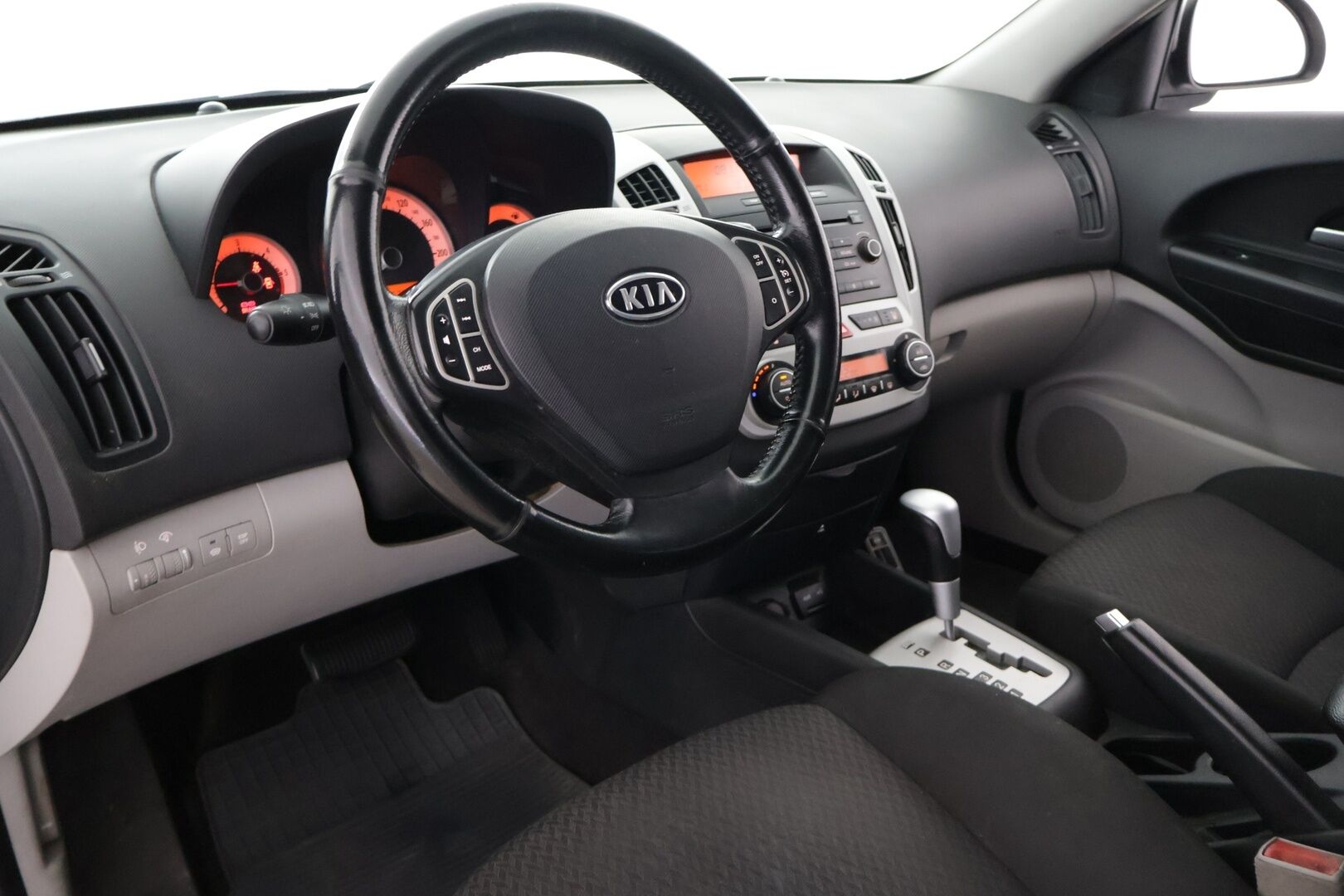 Kia cee'd 2008 1,6 CRDi EX SW A/T** YritysOutlet - Myydään vain yrityksille - Suomi-auto | Vakkari | Lohko | Vetokoukku | Ilmastointi | 2x Renkaat 