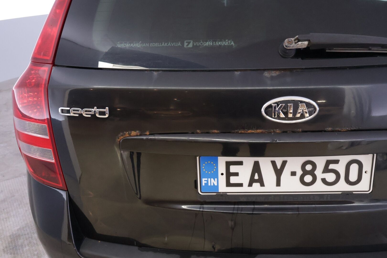 Kia cee'd 2008 1,6 CRDi EX SW * myydään vain huutokaupat.com* - Suomi-auto / 2 renkaat / Huoltokirja