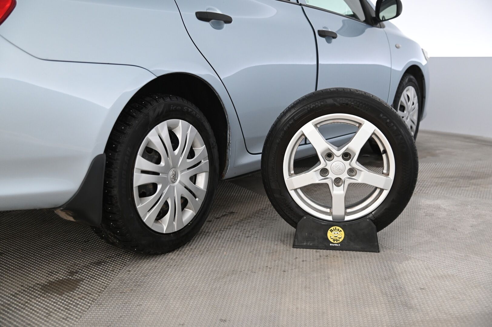 Toyota Corolla 2009 1,6 Dual VVT-i * Lohkolämmitin / 2 Renkaat / Juuri huollettu * - Juuri huollettu Toyota maltillisilla kilometreillä!