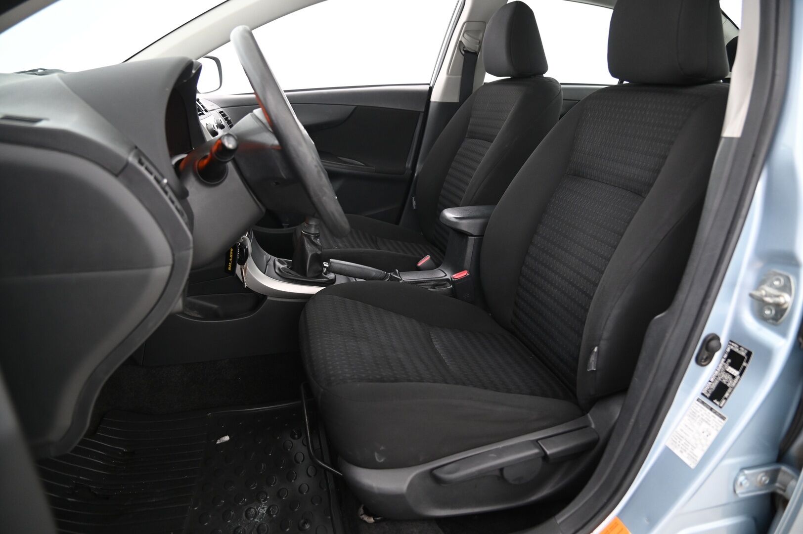 Toyota Corolla 2009 1,6 Dual VVT-i Linea Terra 4ov - Lohkolämmitin | 2 Renkaat&vanteet | Suomi-auto | Fiksut kilometrit 