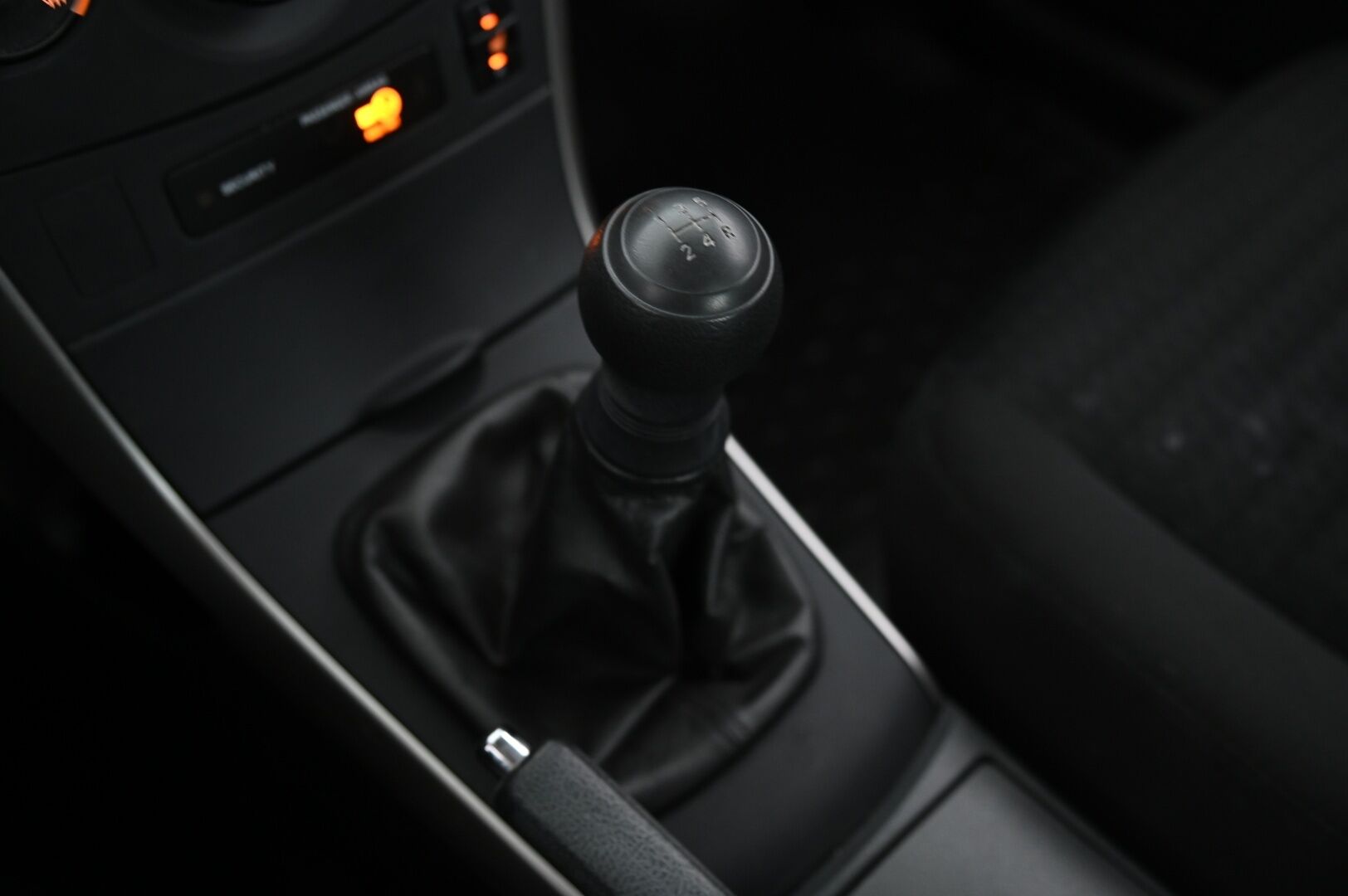 Toyota Corolla 2009 1,6 Dual VVT-i * Lohkolämmitin / 2 Renkaat / Juuri huollettu * - Juuri huollettu Toyota maltillisilla kilometreillä!