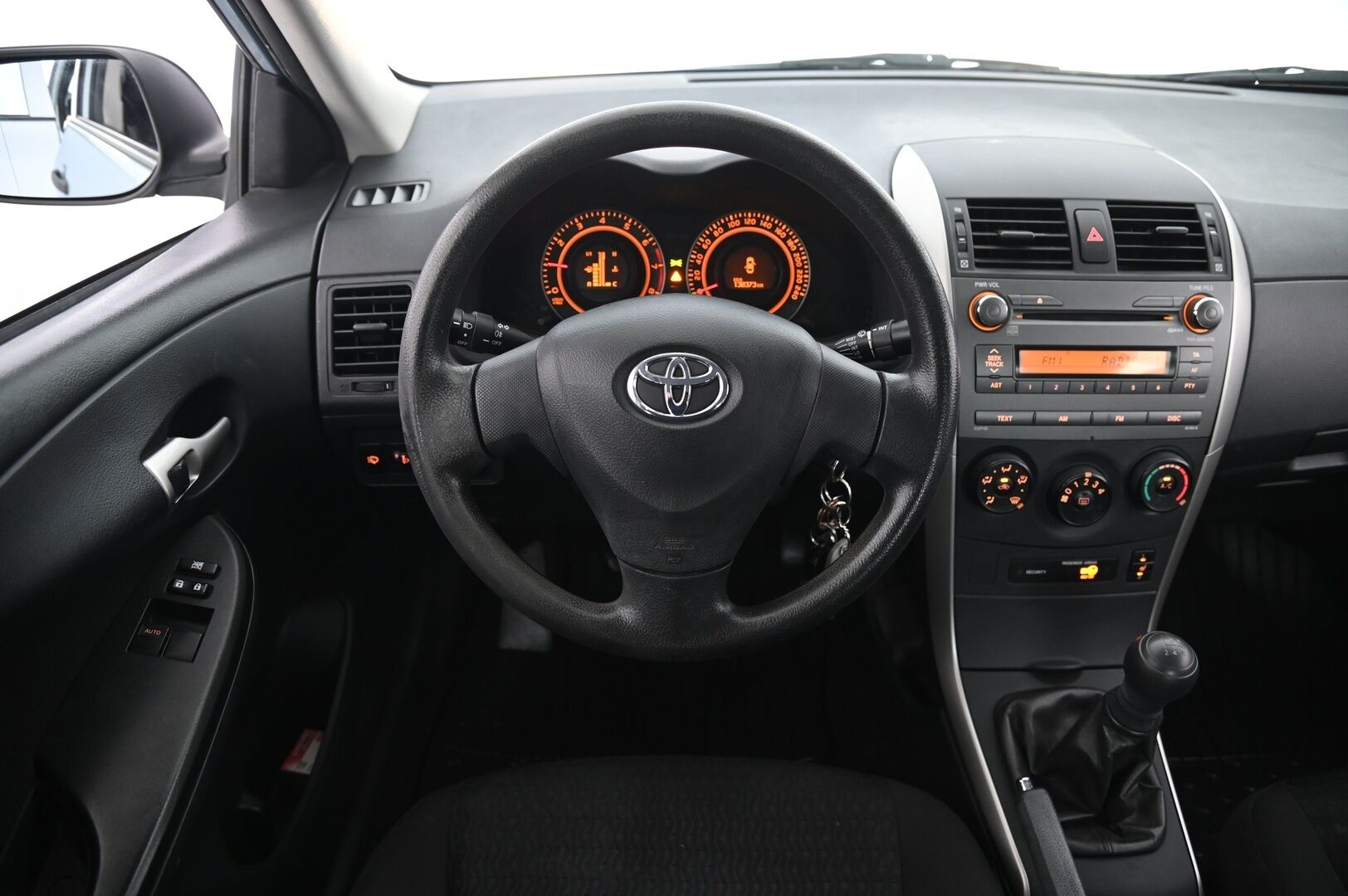 Toyota Corolla 2009 1,6 Dual VVT-i * Lohkolämmitin / 2 Renkaat / Juuri huollettu * - Juuri huollettu Toyota maltillisilla kilometreillä!