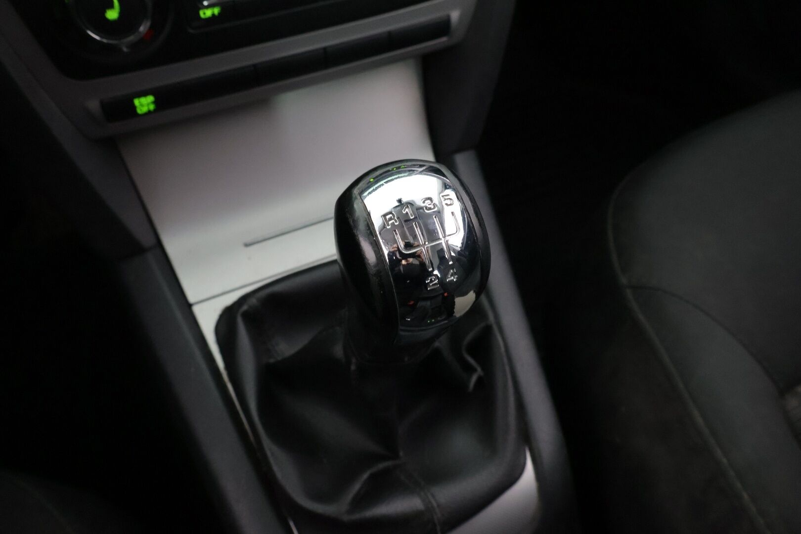 Skoda Octavia 2009 1,9 TDI Elegance - ** Tämä myydään huutokaupat.comissa