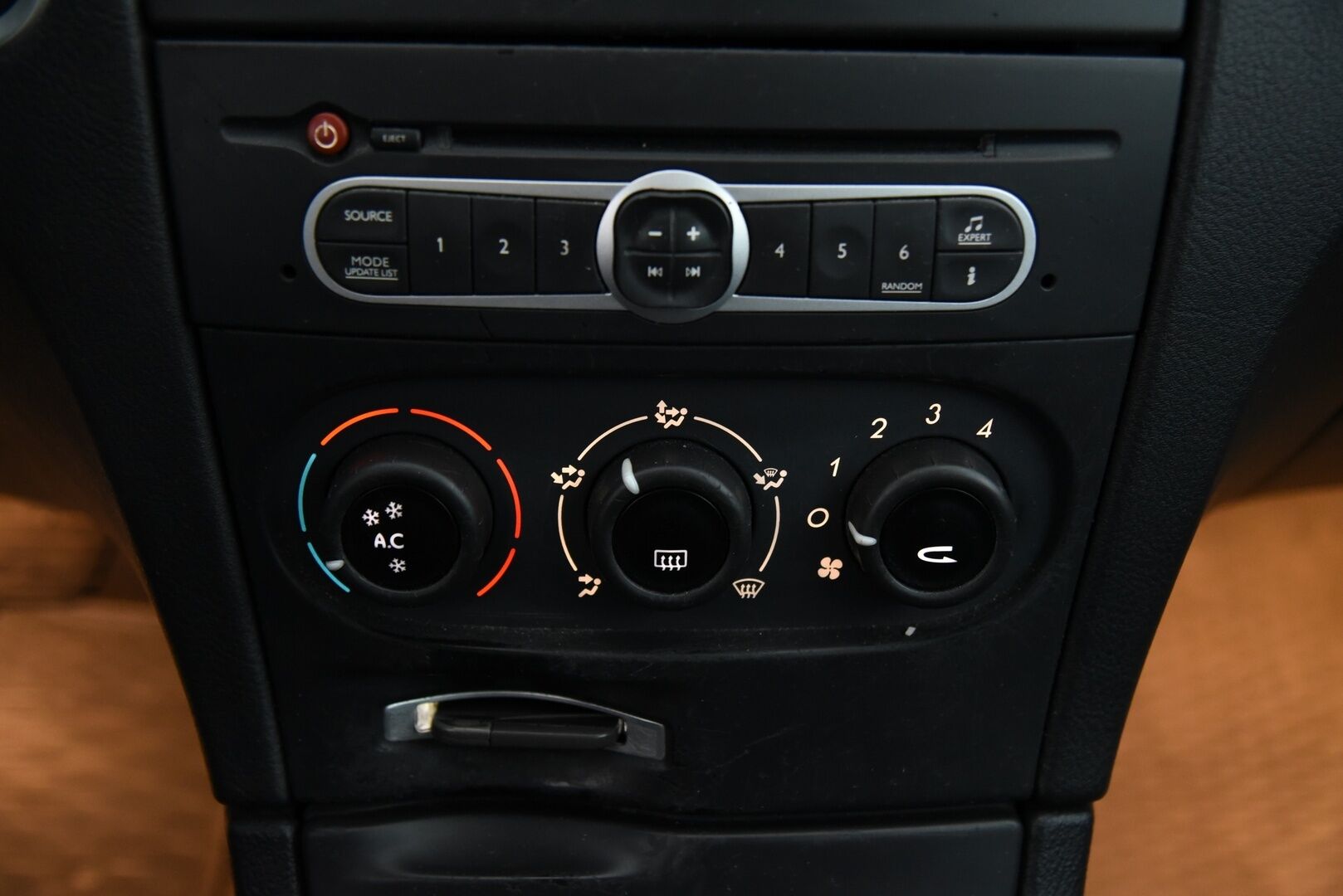 Renault Laguna 2007 5D LAGUNA BREAK 1.6 / Myydään huutokaupat.com:issa! - Myydään Huutokaupat.com:issa