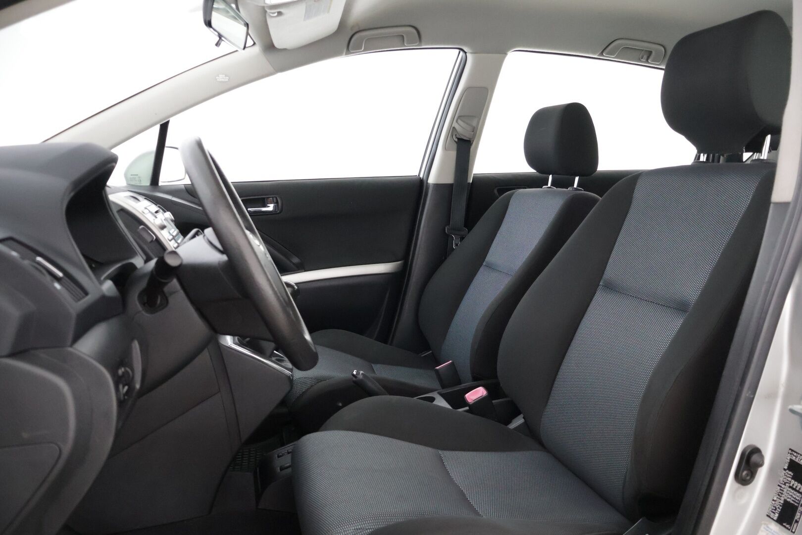 Toyota Corolla Verso 2009 1,6 VVT-i Linea Terra * Koukku / Ilmastointi / Lohko+sisäpistoke * - Todella hyvät huollot! / 2-om Suomi-Auto / 2x Renkaat