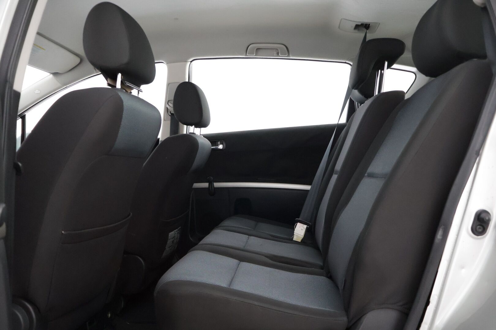 Toyota Corolla Verso 2009 1,6 VVT-i Linea Terra * Koukku / Ilmastointi / Lohko+sisäpistoke * - Todella hyvät huollot! / 2-om Suomi-Auto / 2x Renkaat