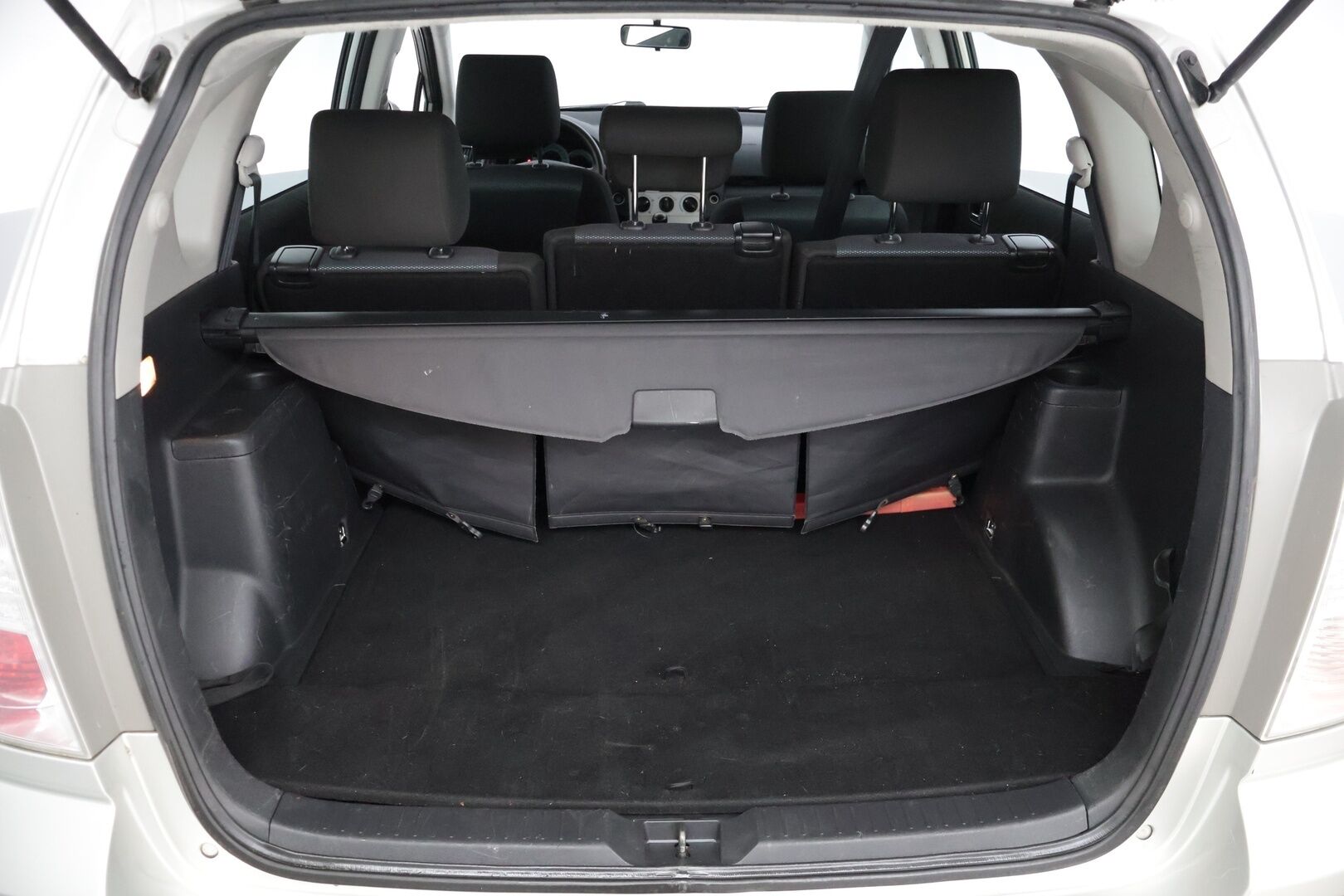 Toyota Corolla Verso 2009 1,6 VVT-i Linea Terra * Koukku / Ilmastointi / Lohko+sisäpistoke * - Todella hyvät huollot! / 2-om Suomi-Auto / 2x Renkaat