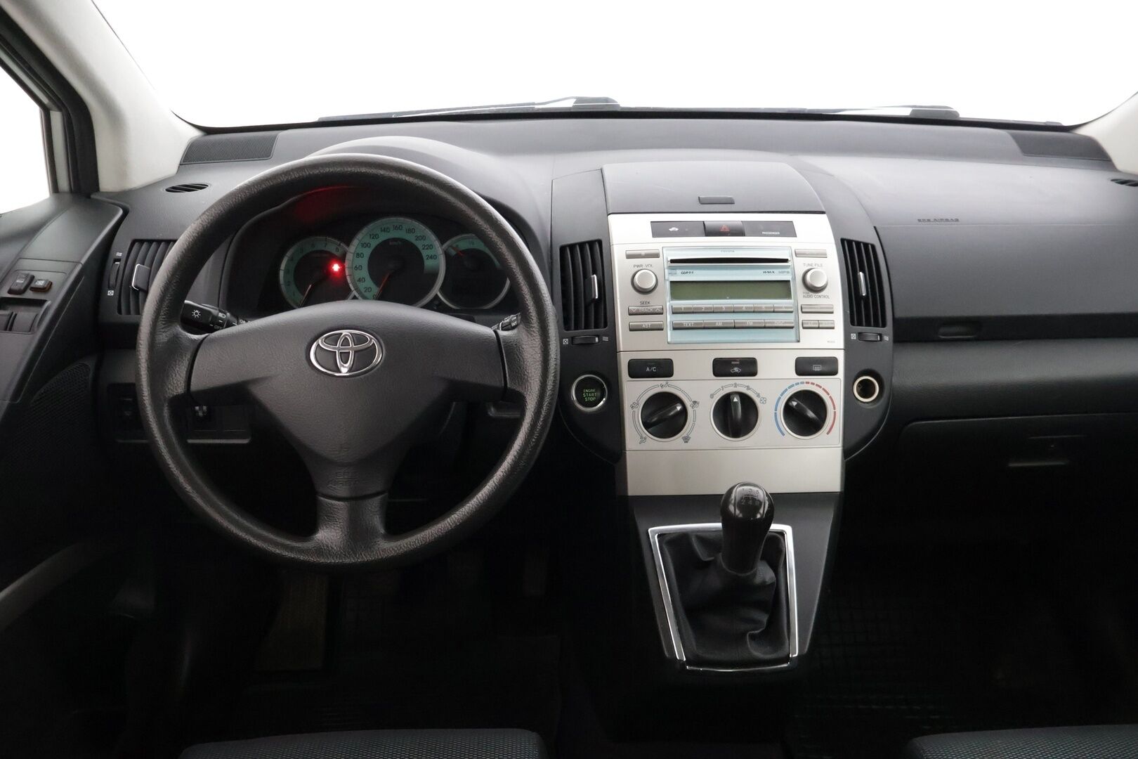Toyota Corolla Verso 2009 1,6 VVT-i Linea Terra * Koukku / Ilmastointi / Lohko+sisäpistoke * - Todella hyvät huollot! / 2-om Suomi-Auto / 2x Renkaat