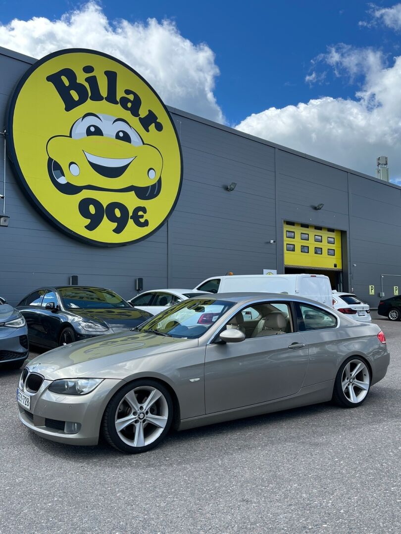 BMW 325i 2009 E92 Coupé - Xenon | Proffa navi | Vaaleat Nahat | P.tutkat | Juuri katsastettu 
