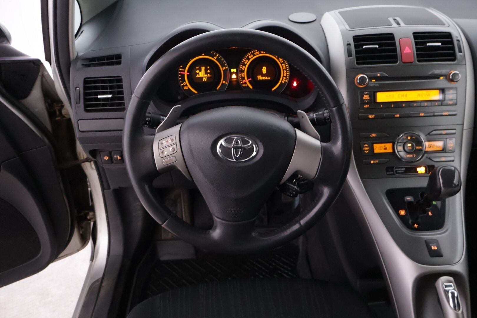 Toyota Auris 2009 1,4 D-4D Linea Sol 5ov MultiMode - YritysOutlet - Myydään vain yrityksille - | Vakkari | Ilmastointi | Vetokoukku | Lohko.S.Pistokkeella | Penkinlämmittimet |1-Omisteinen | Suomiauto |