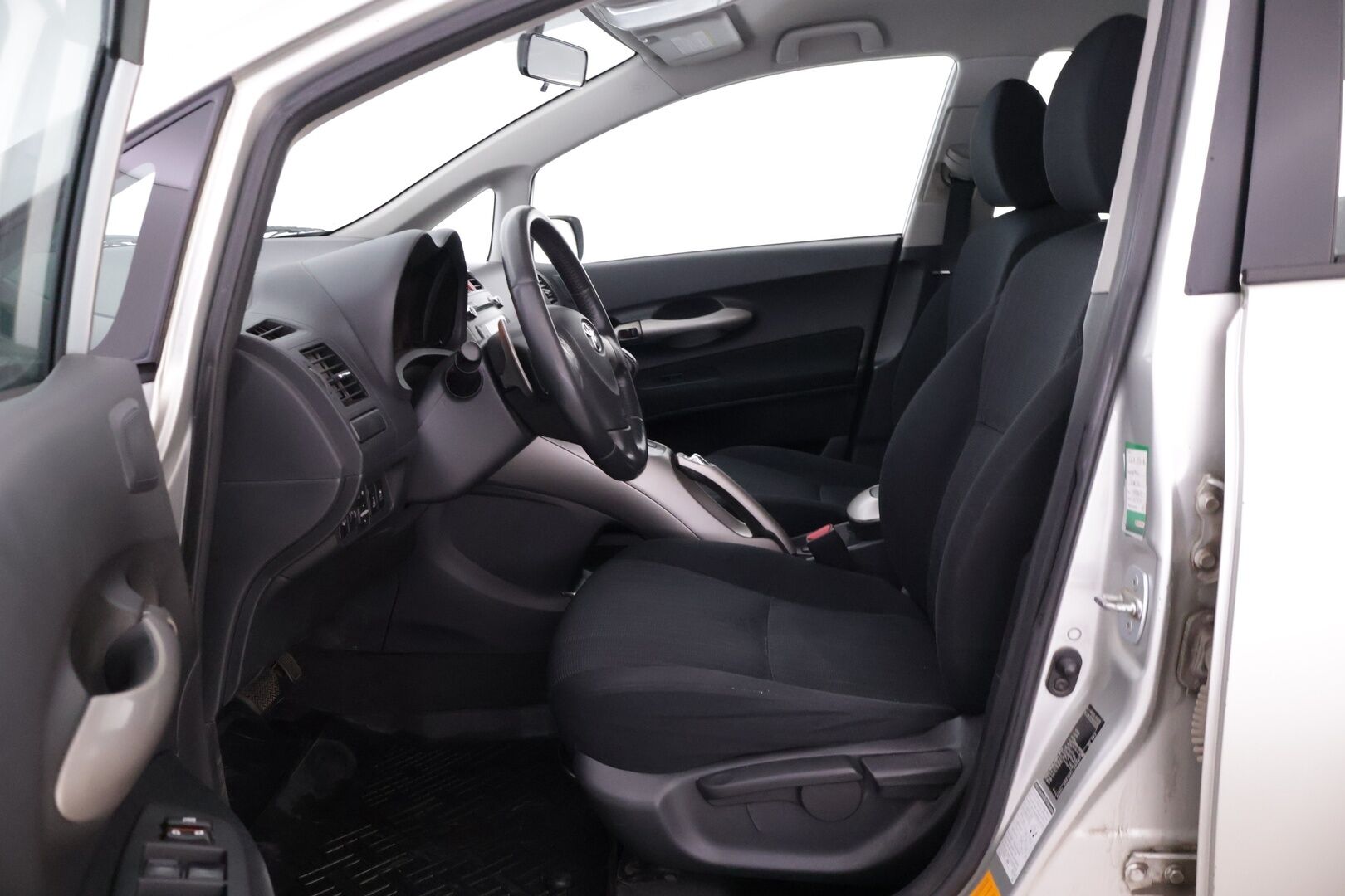 Toyota Auris 2009 1,4 D-4D Linea Sol 5ov MultiMode - YritysOutlet - Myydään vain yrityksille - | Vakkari | Ilmastointi | Vetokoukku | Lohko.S.Pistokkeella | Penkinlämmittimet |1-Omisteinen | Suomiauto |