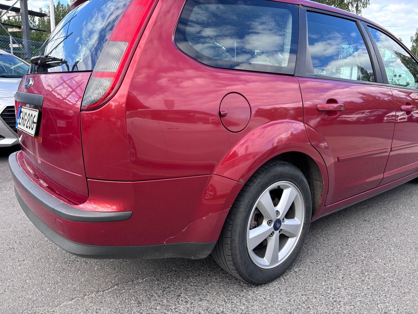 Ford Focus 2007 5D FOCUS STW 1.6VCT-DA3/264 - YritysOutlet - Myydään vain yrityksille - | Juuri katsastettu! | Todella kattavat huollot | 2x renkaat ja vanteet |
