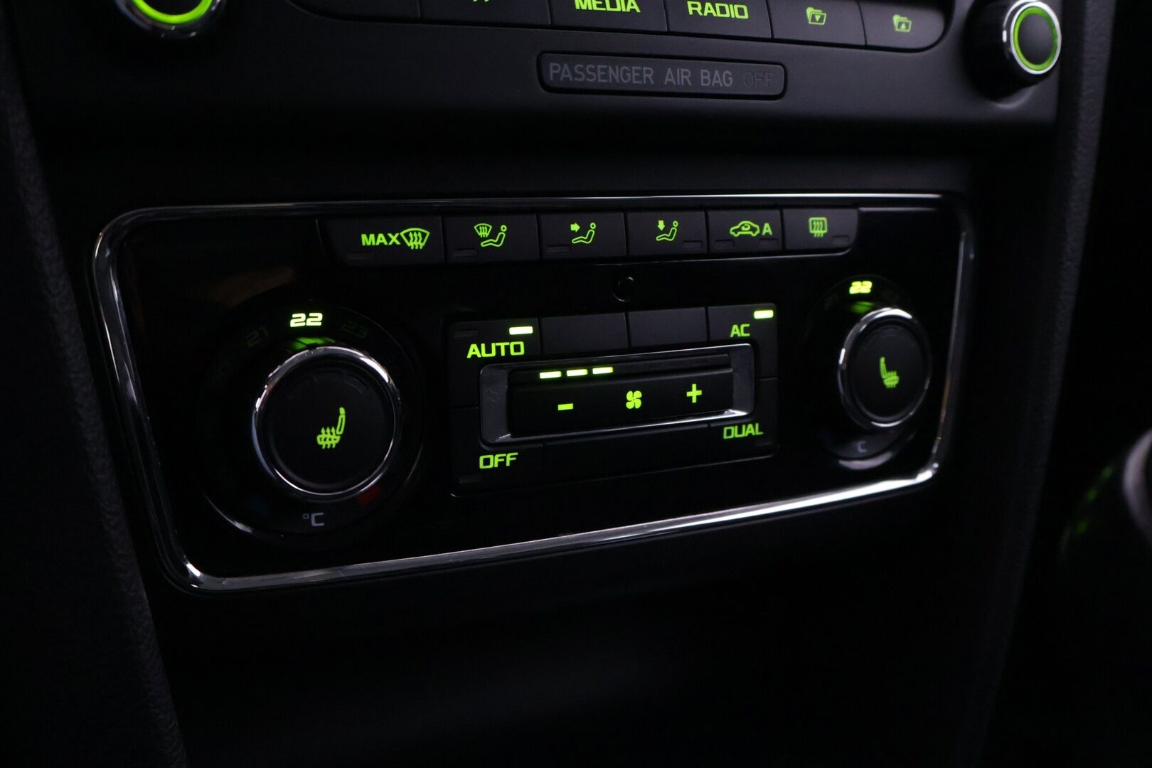 Skoda Superb 2009 1,9 TDI DPF GreenLine - YritysOutlet - Myydään vain yrityksille - – Tämä auto myydään YritysOutlet -valikoimasta vain yritykselle - Osta nyt, maksa vasta ensi vuonna