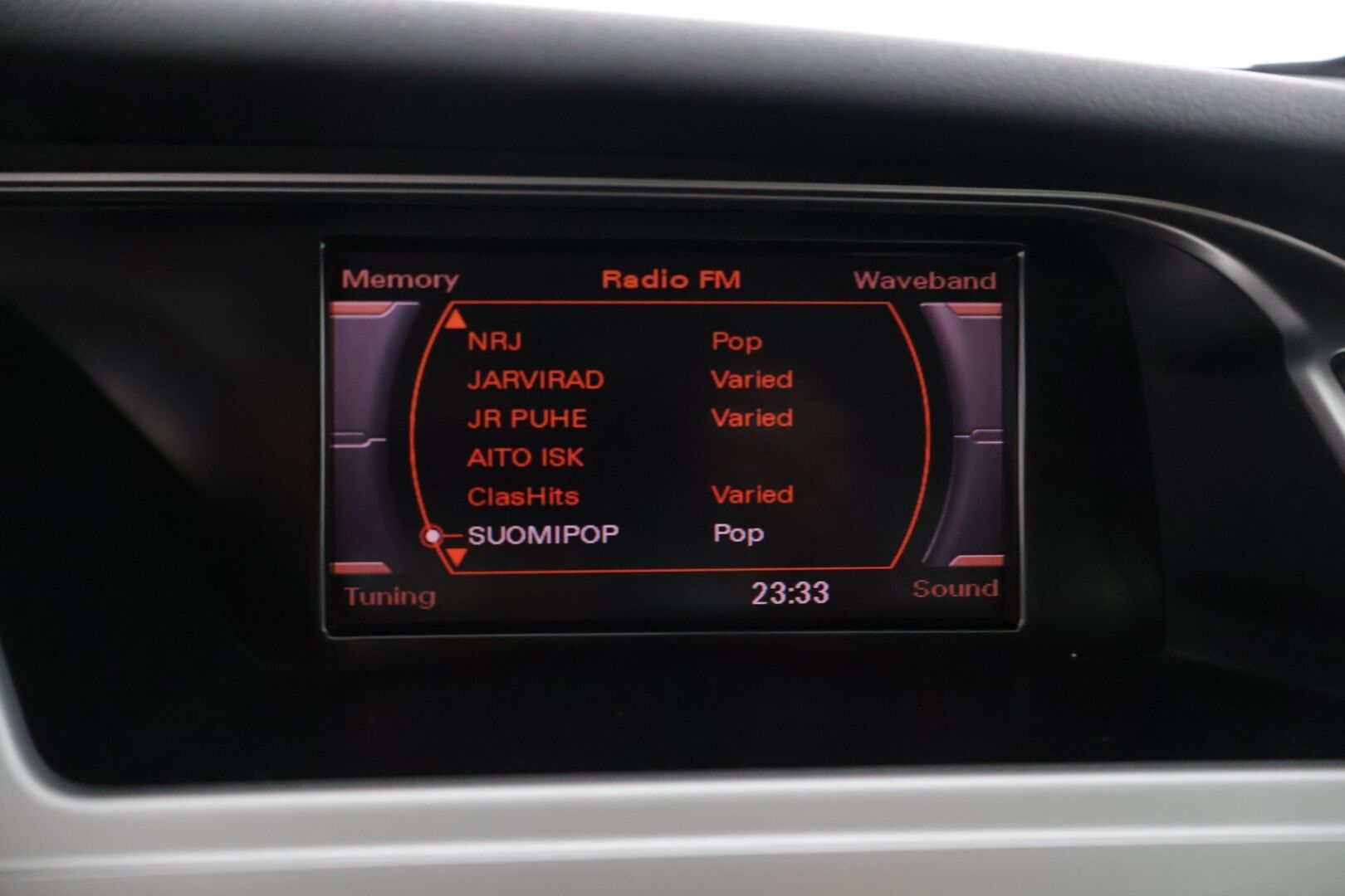 Audi A4 2009 Avant 2,0 TFSI quattro 100V * Sporttipenkit / Xenon / Vakkari / Neliveto * YritysOutlet - Myydään vain yrityksille * - * Tämä auto myydään YritysOutlet -valikoimasta vain yritykselle / Suomi-auto / Kahdet renkaat Audin alumiinivanteilla! *