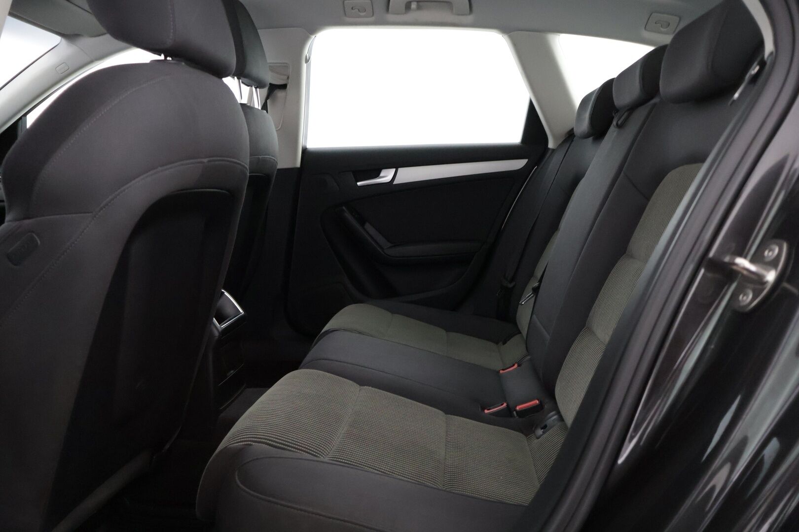 Audi A4 2009 Avant 2,0 TFSI quattro 100V - * Myydään Huutokaupat.comissa! *