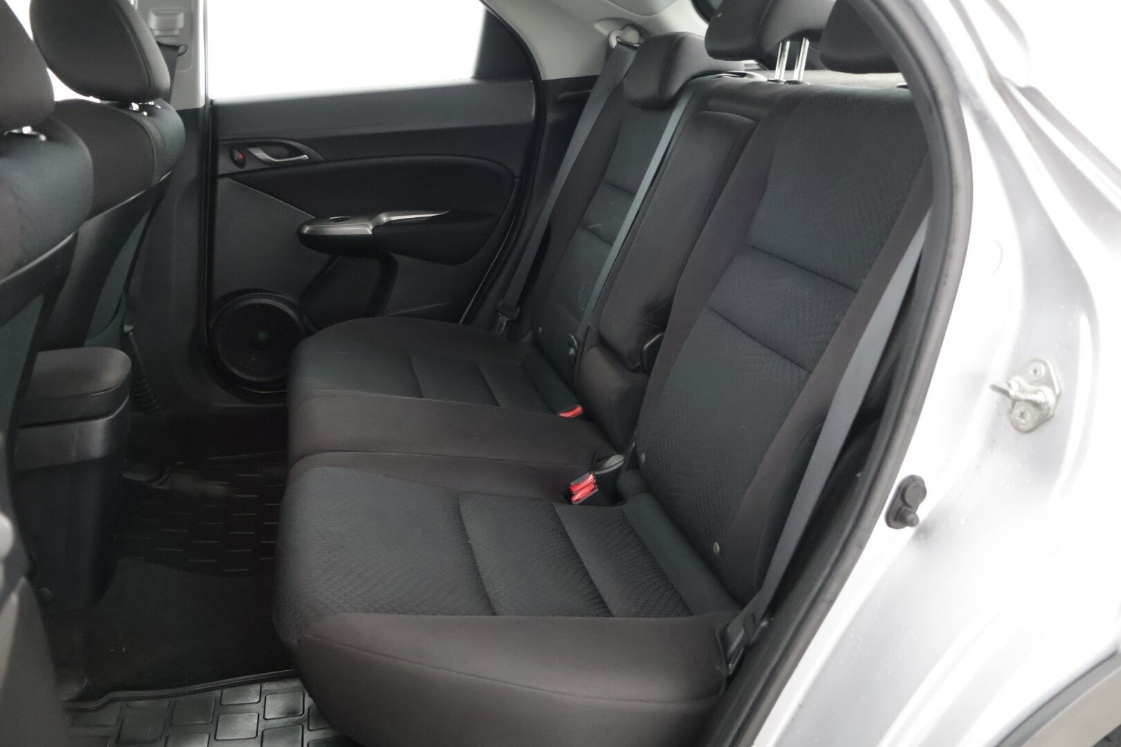 Honda Civic 2010 1.4i Sport 5-ov** YritysOutlet - Myydään vain yrityksille - Irrotettava vetokoukku / 2 renkaat *