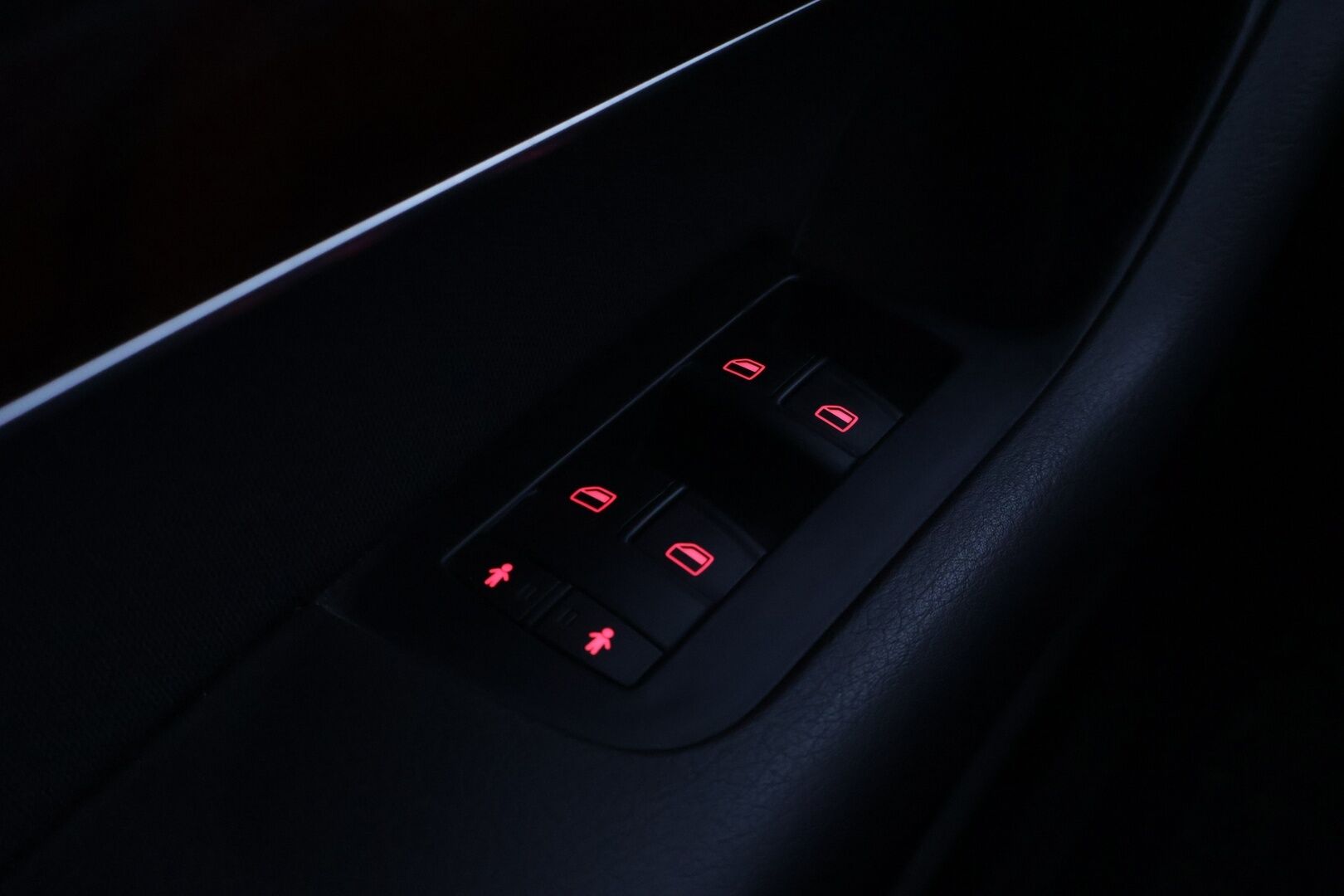 Audi A6 2010 Sedan 2,0 TFSI - Myydään Huutokaupat.com - | Sporttipenkit | Vakkari | Lohko | S.Pistoke | 