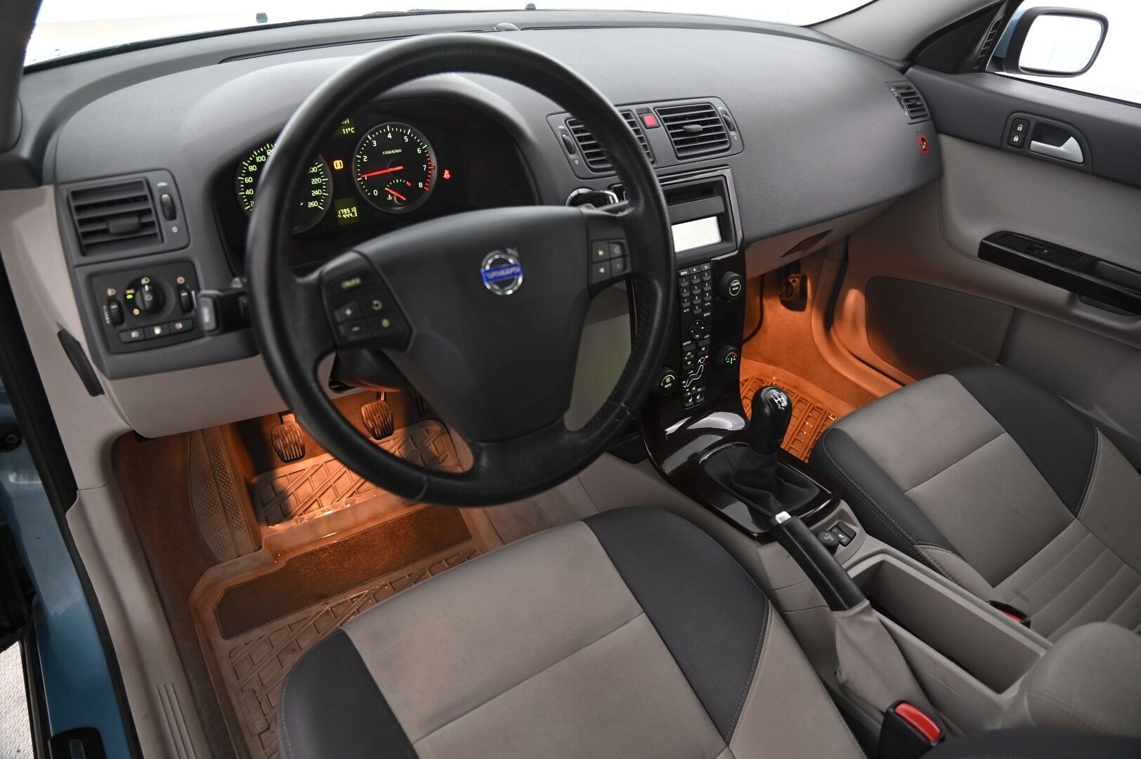 Volvo V50 2006 5D 1.8