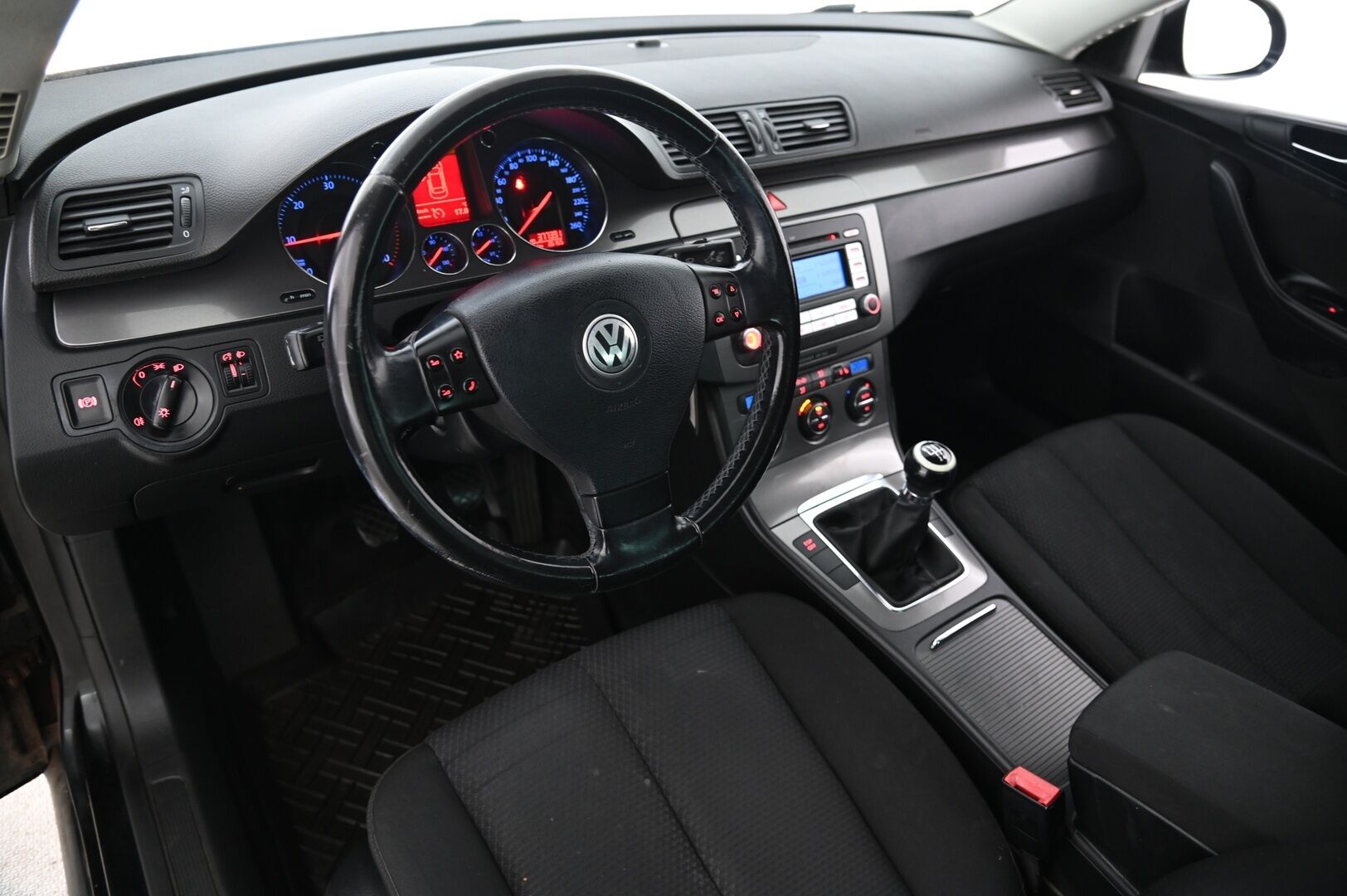 Volkswagen Passat 2008 Luxline 1,9 TDI PowerDiesel 77 kW*Myydään Huutokaupat.com*