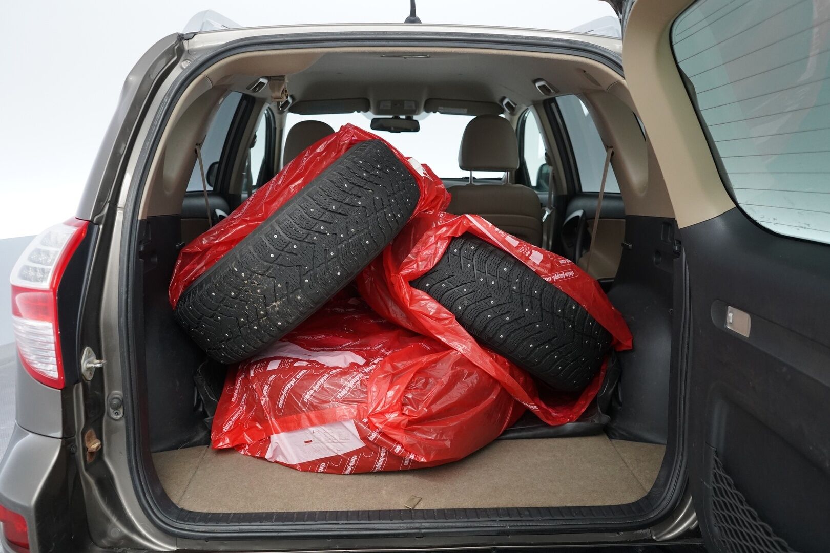 Toyota RAV4 2009 * MYYDÄÄN HUUTOKAUPAT.COM *