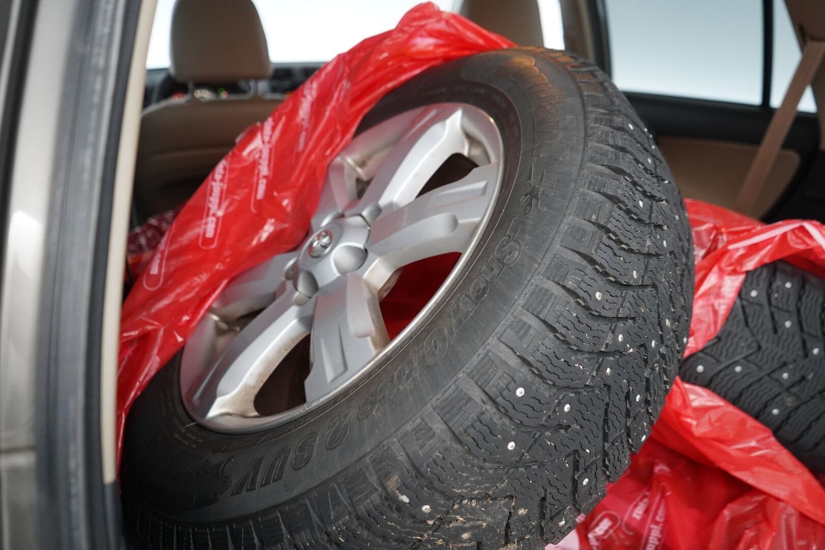 Toyota RAV4 2009 * MYYDÄÄN HUUTOKAUPAT.COM *