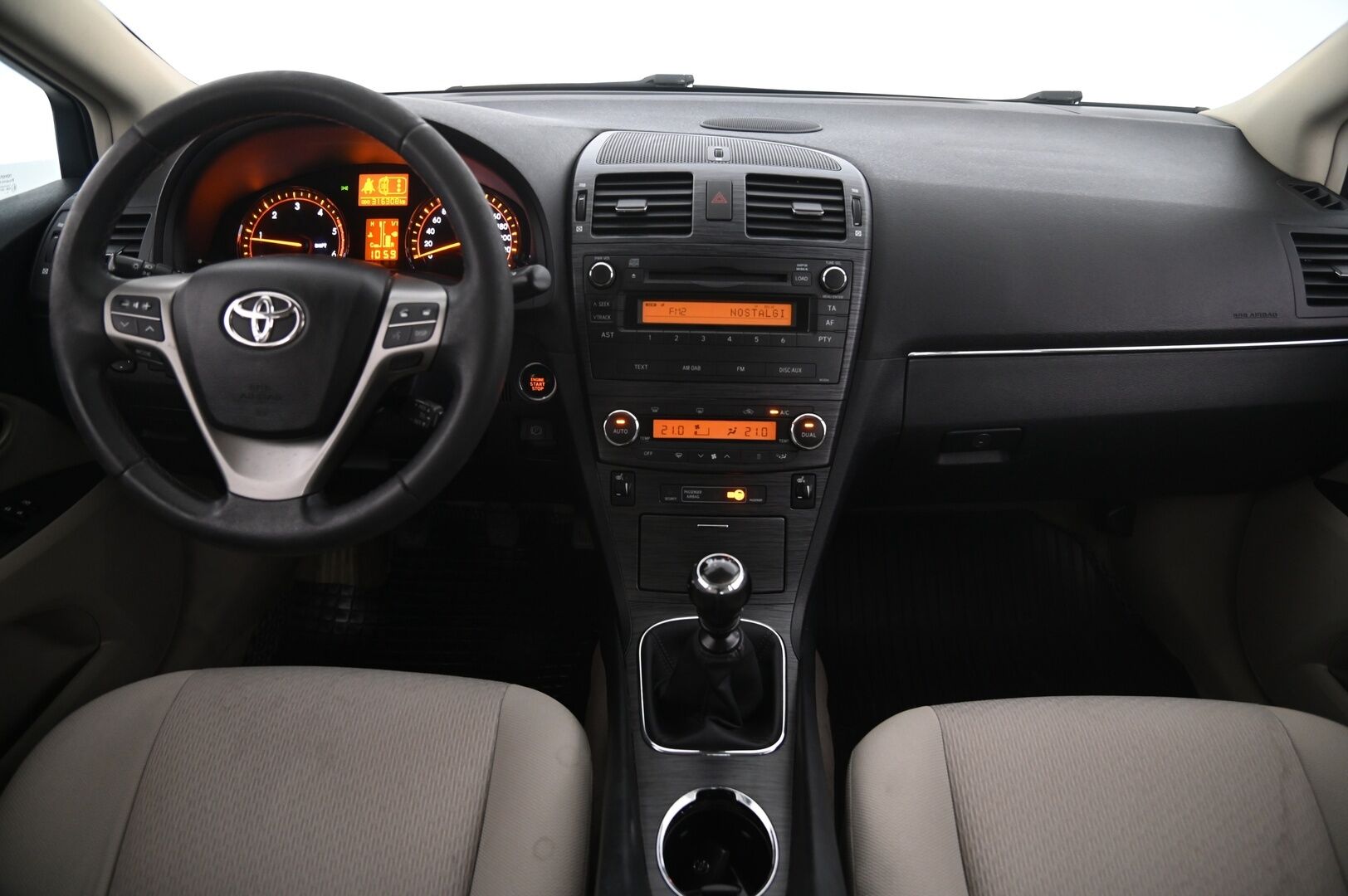 Toyota Avensis 2010 2,0 D-4D DPF Linea Sol Plus 4ov *Myydään Huutokaupat.com* - Webasto/  Koukku/  Avaimeton käynnistys/  Suomiauto