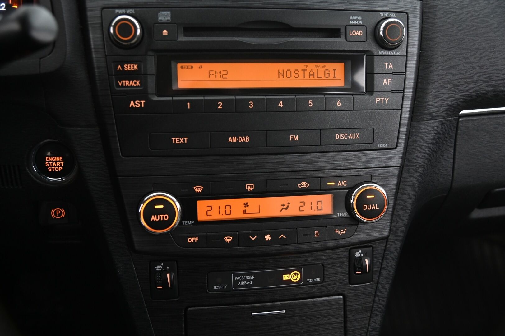 Toyota Avensis 2010 2,0 D-4D DPF Linea Sol Plus 4ov *Myydään Huutokaupat.com* - Webasto/  Koukku/  Avaimeton käynnistys/  Suomiauto