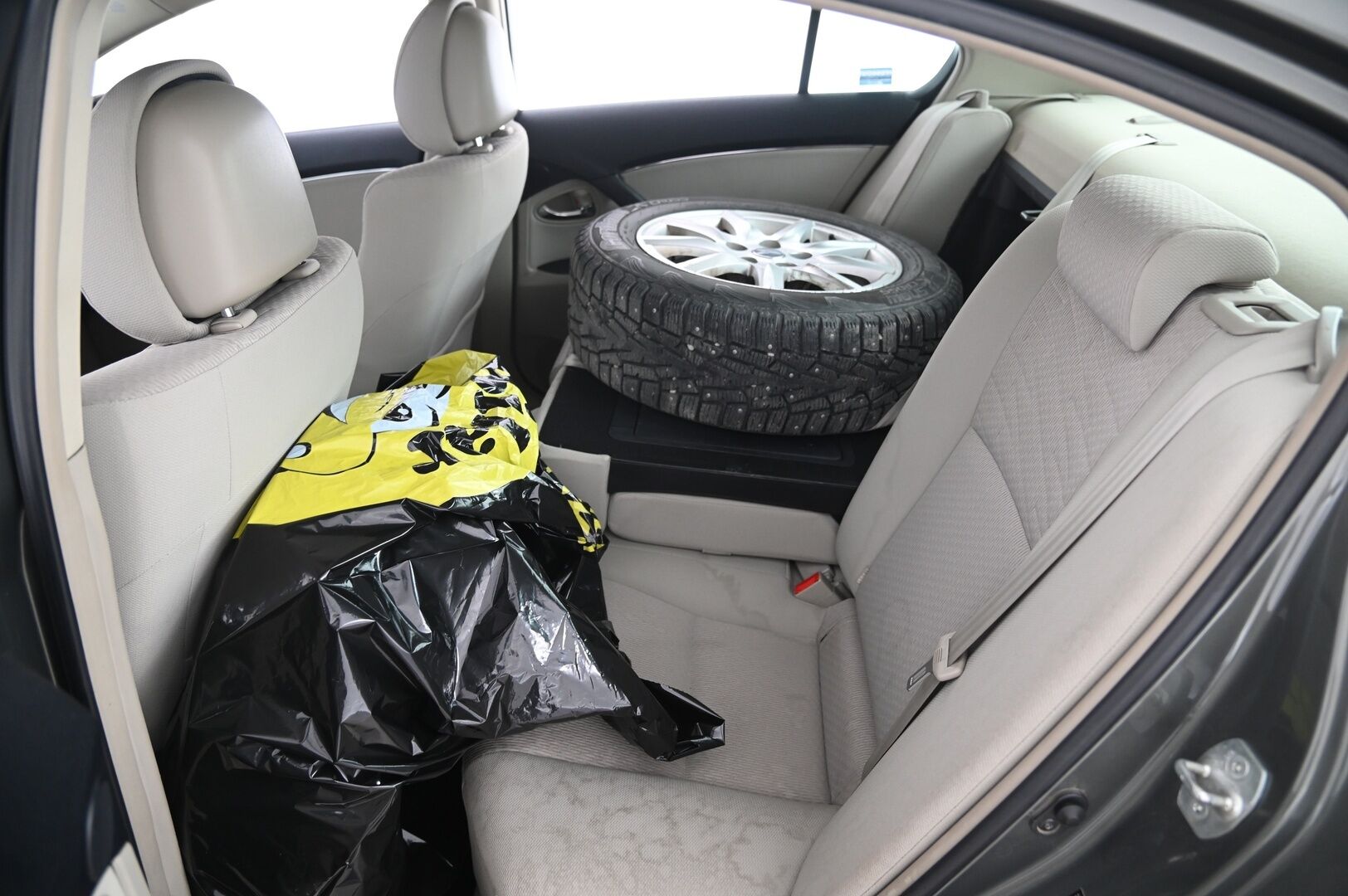 Toyota Avensis 2010 2,0 D-4D DPF Linea Sol Plus 4ov *Myydään Huutokaupat.com* - Webasto/  Koukku/  Avaimeton käynnistys/  Suomiauto