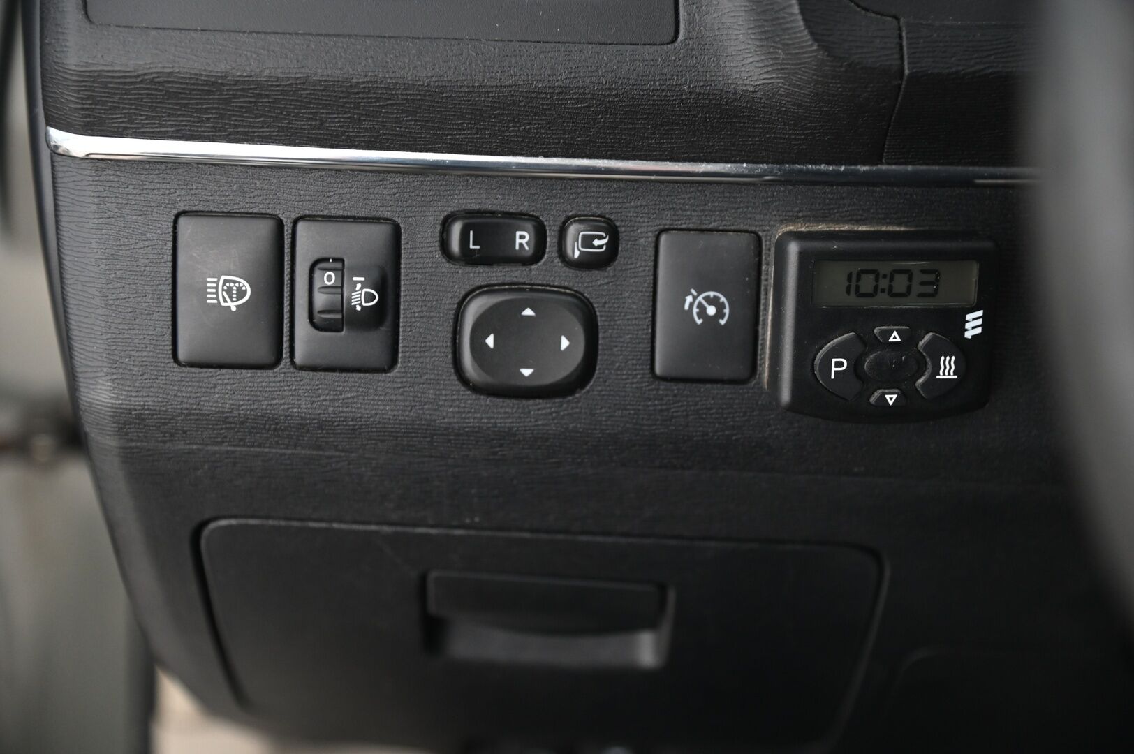 Toyota Avensis 2010 2,0 D-4D DPF Linea Sol Plus 4ov *Myydään Huutokaupat.com* - Webasto/  Koukku/  Avaimeton käynnistys/  Suomiauto