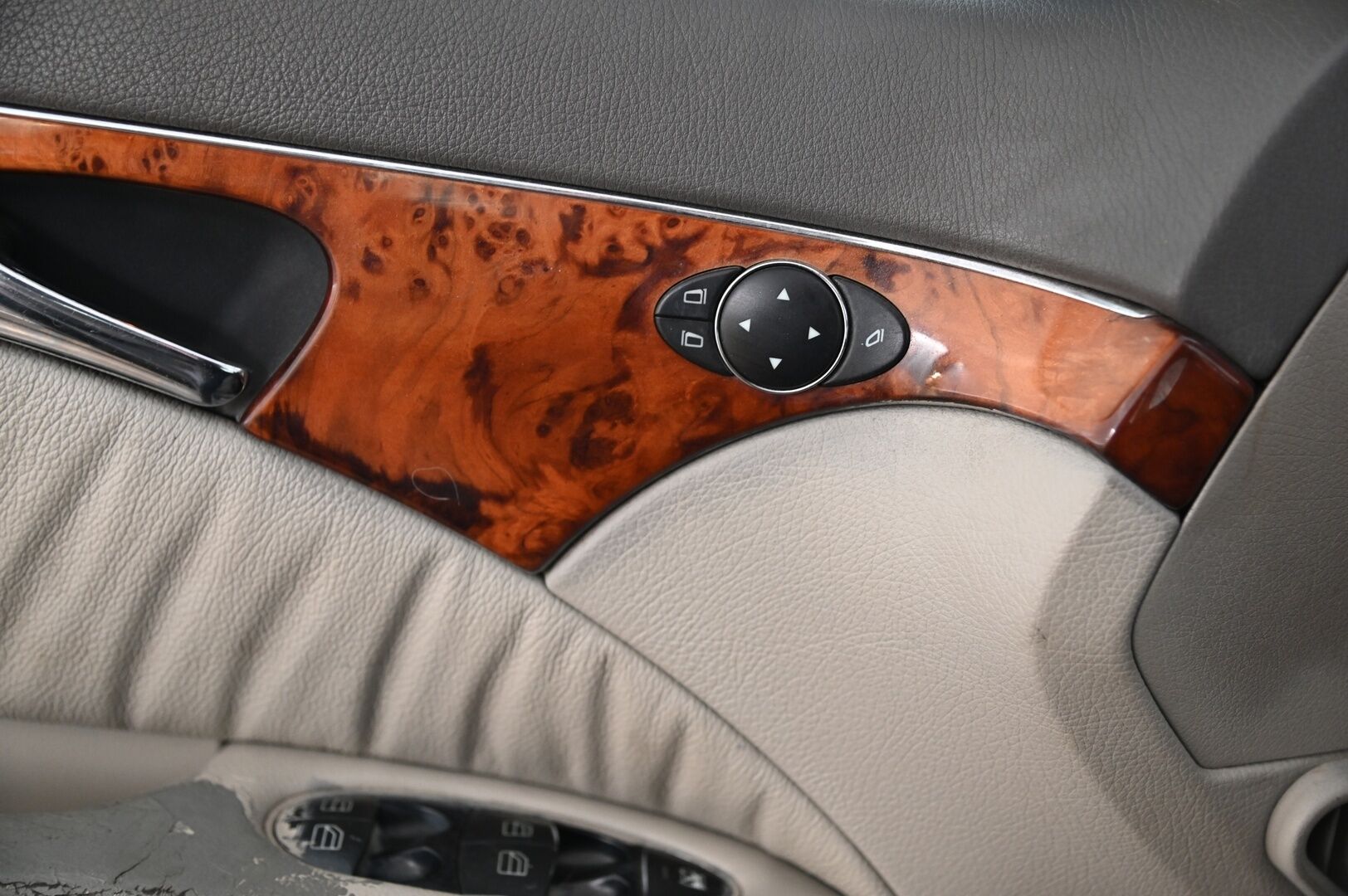 Mercedes-Benz E 2005 270 CDI Sedan * MYYDÄÄN HUUTOKAUPAT.COM * - MYYDÄÄN HUUTOKAUPAT.COM