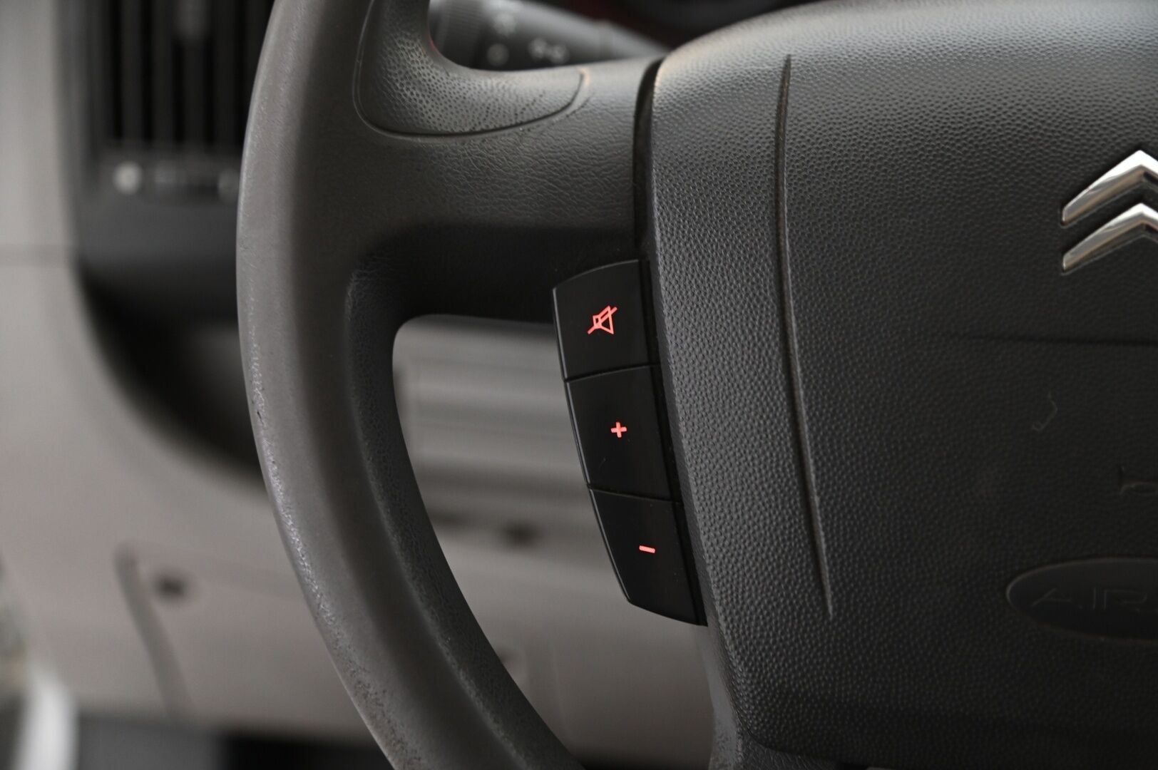 Citroen Jumper 2011 HDi 100 33 L2H1 *YritysOutlet-myydään vain yrityksille / Suomi-Auto / P-Kamera / Android / 2X renkaat - *YritysOutlet-myydään vain yrityksille / Webasto / Koukku*