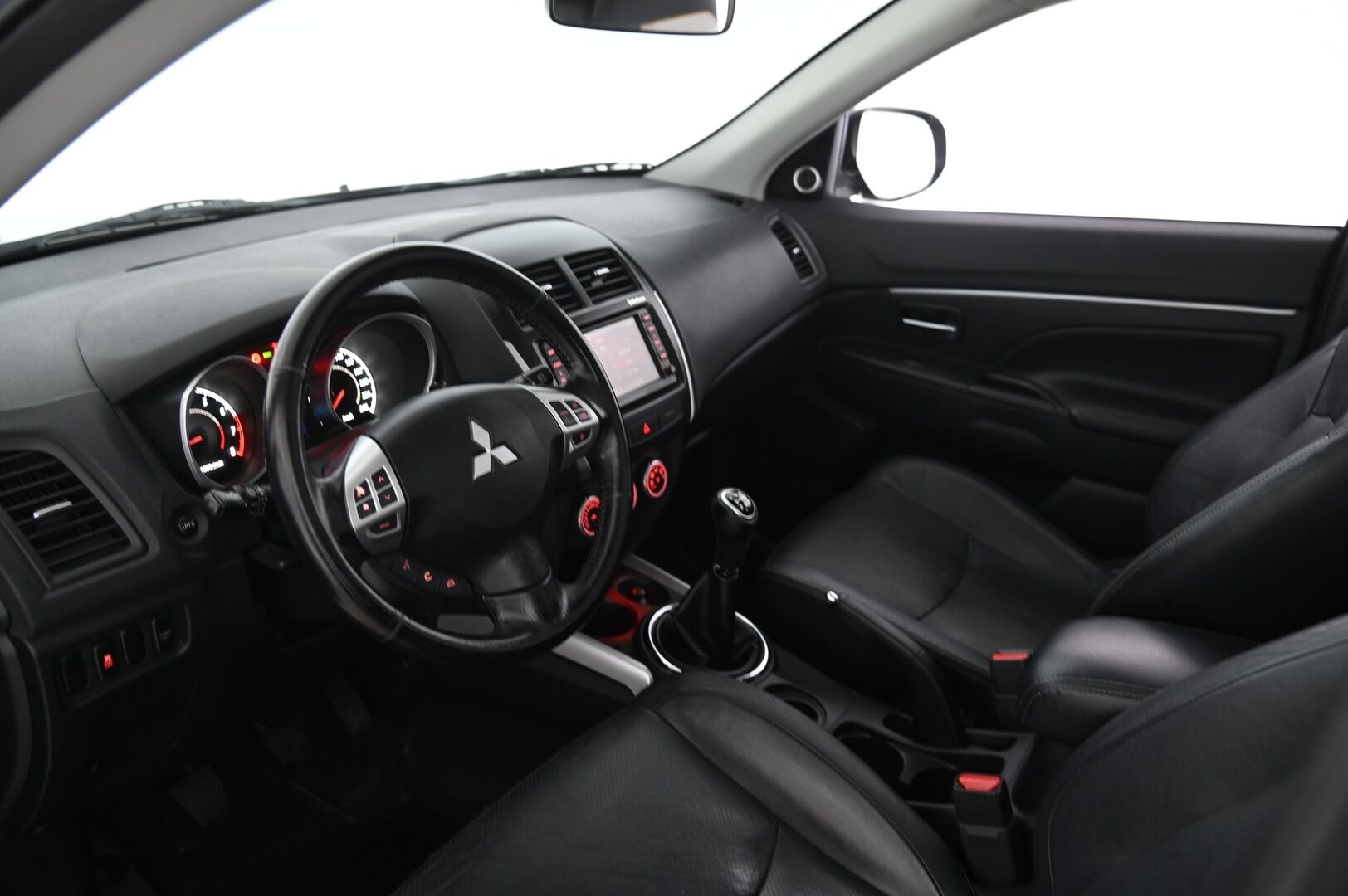 Mitsubishi ASX 2010 1,6 Instyle NAVI *MYYDÄÄN HUUTOKAUPAT.COM* - MYYDÄÄN HUUTOKAUPAT.COM 