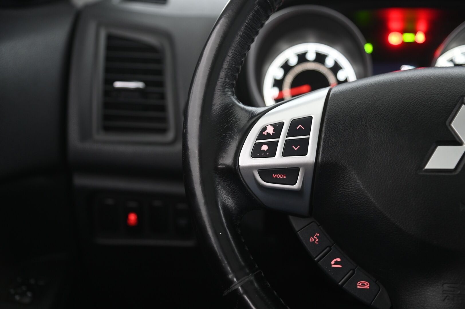 Mitsubishi ASX 2010 1,6 Instyle NAVI *MYYDÄÄN HUUTOKAUPAT.COM* - MYYDÄÄN HUUTOKAUPAT.COM 