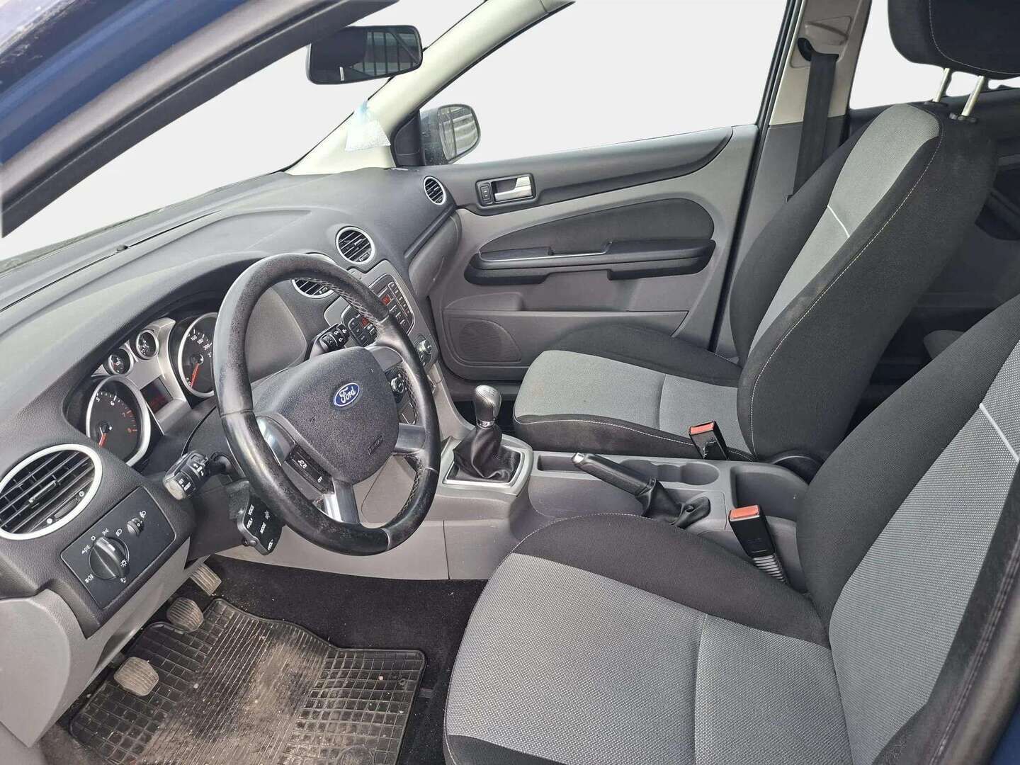 Ford Focus 2010 1,6 100 hv Trend Design M5 Wagon - YritysOutlet - Myydään vain yrityksille - *YritysOutlet - Myydään vain yrityksille - 2x renkaat / Lohkolämmitin sisäpistokkeella / Automaattinen ilmastointi